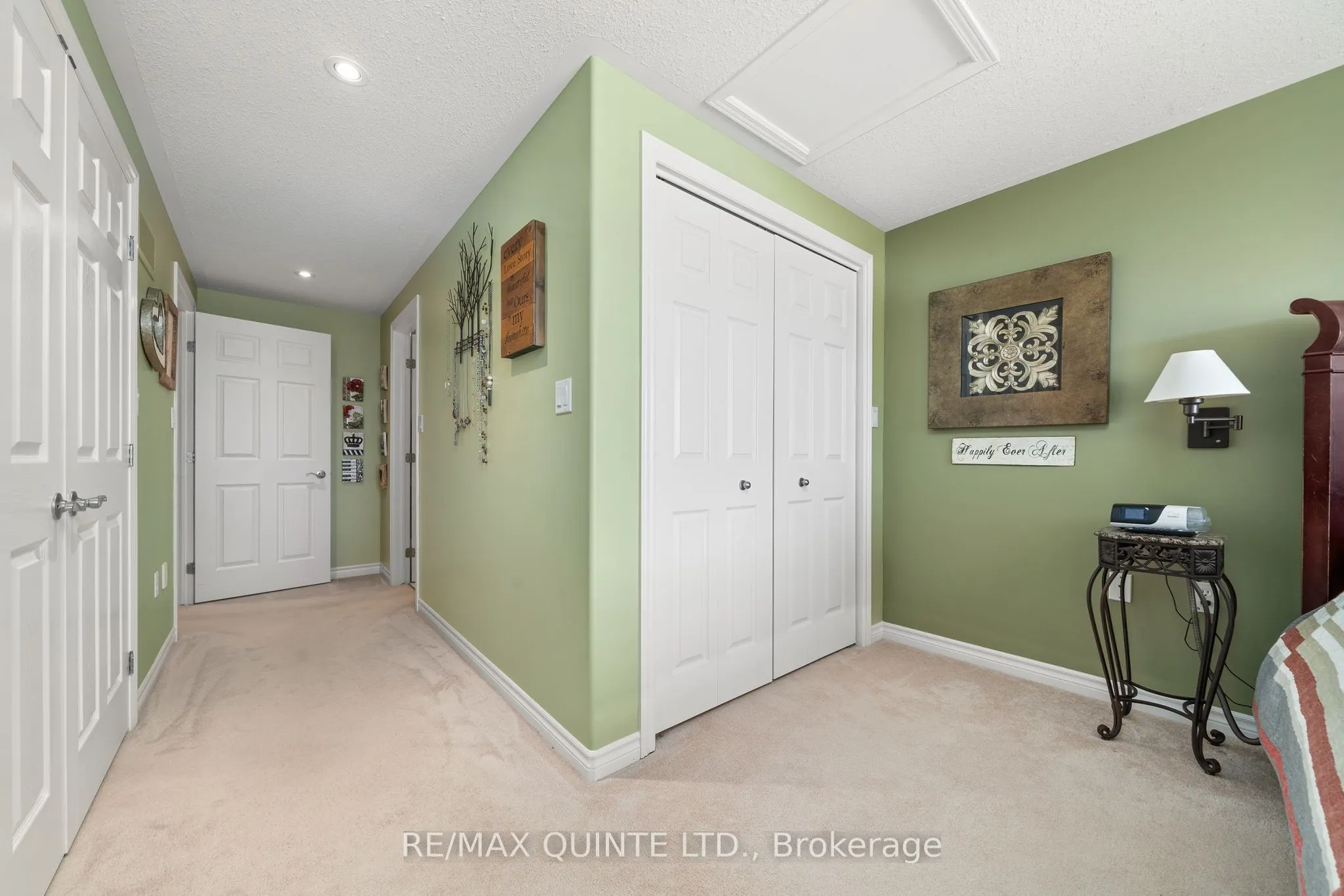 24 Gracefield Lane