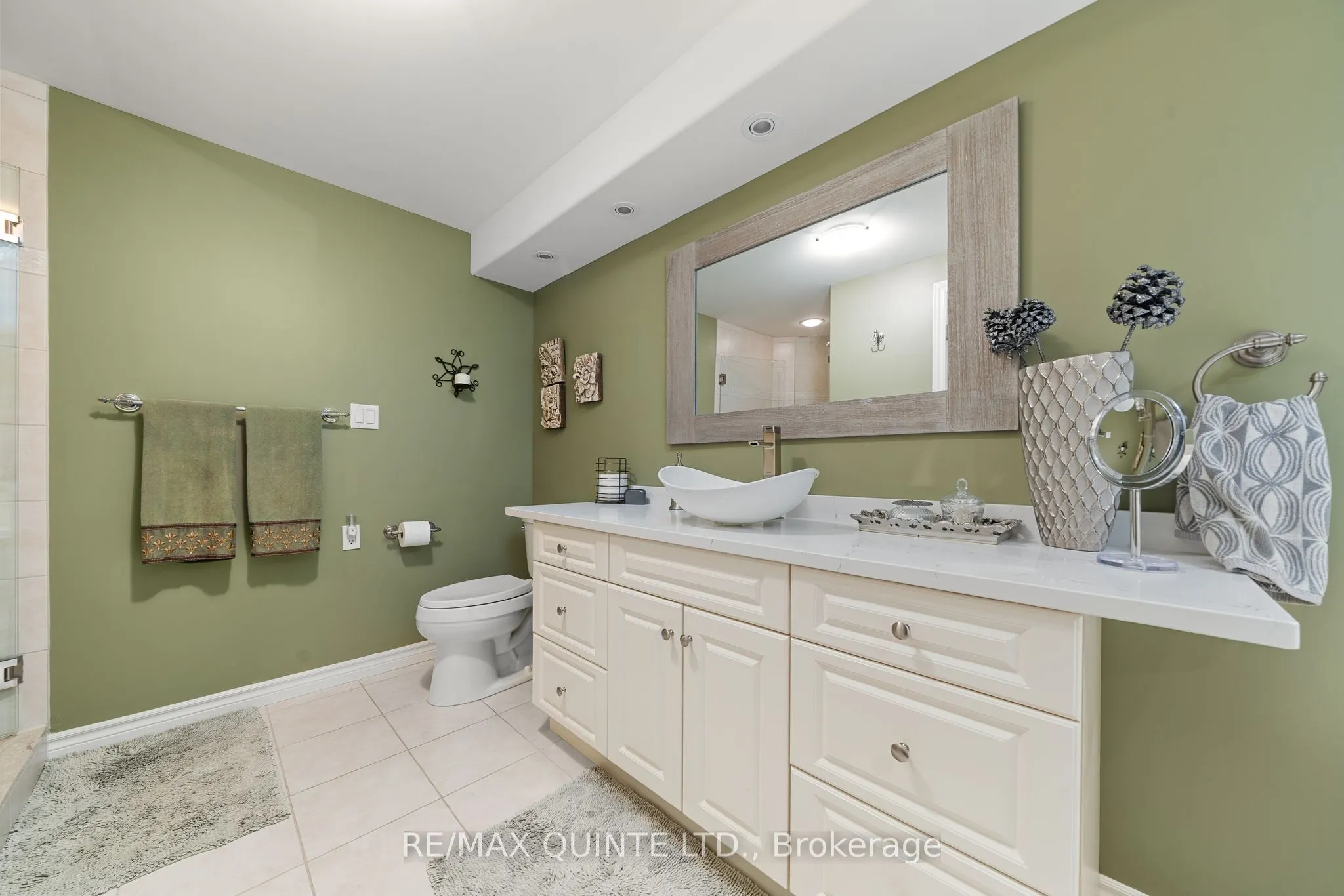 24 Gracefield Lane
