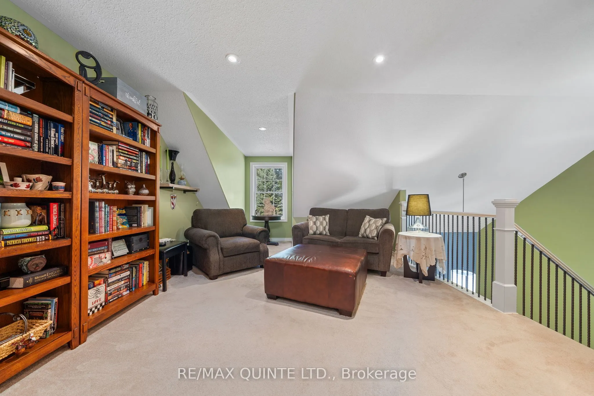 24 Gracefield Lane