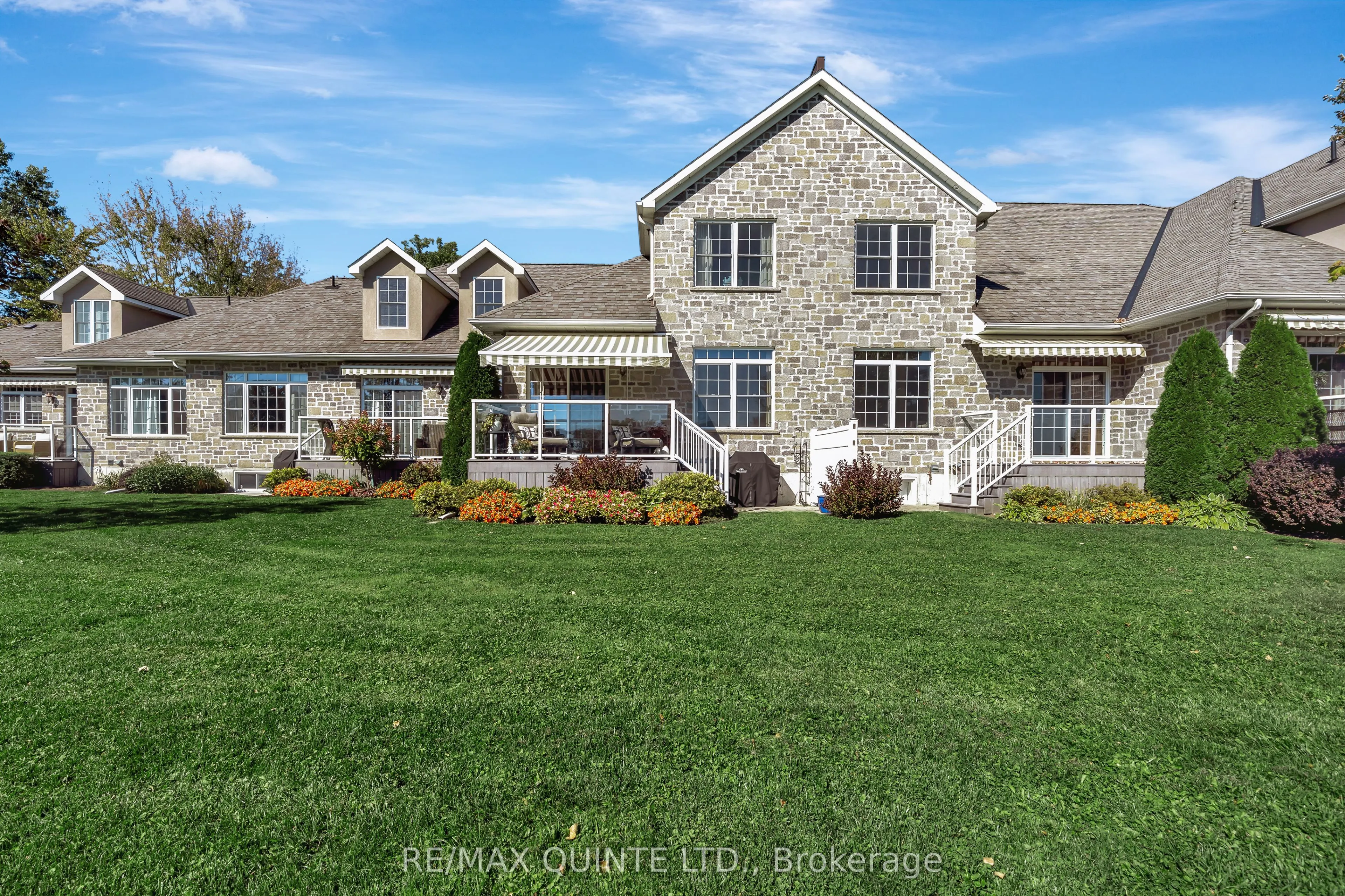 24 Gracefield Lane