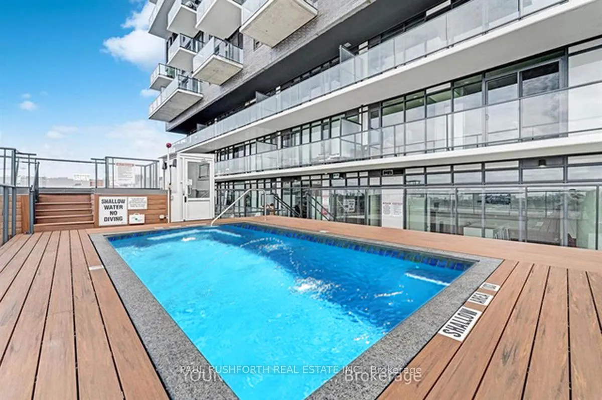 203 Catherine Street, #206