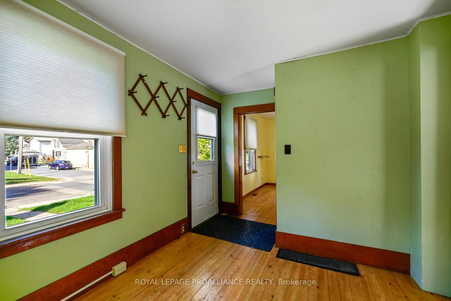 187 James Street E