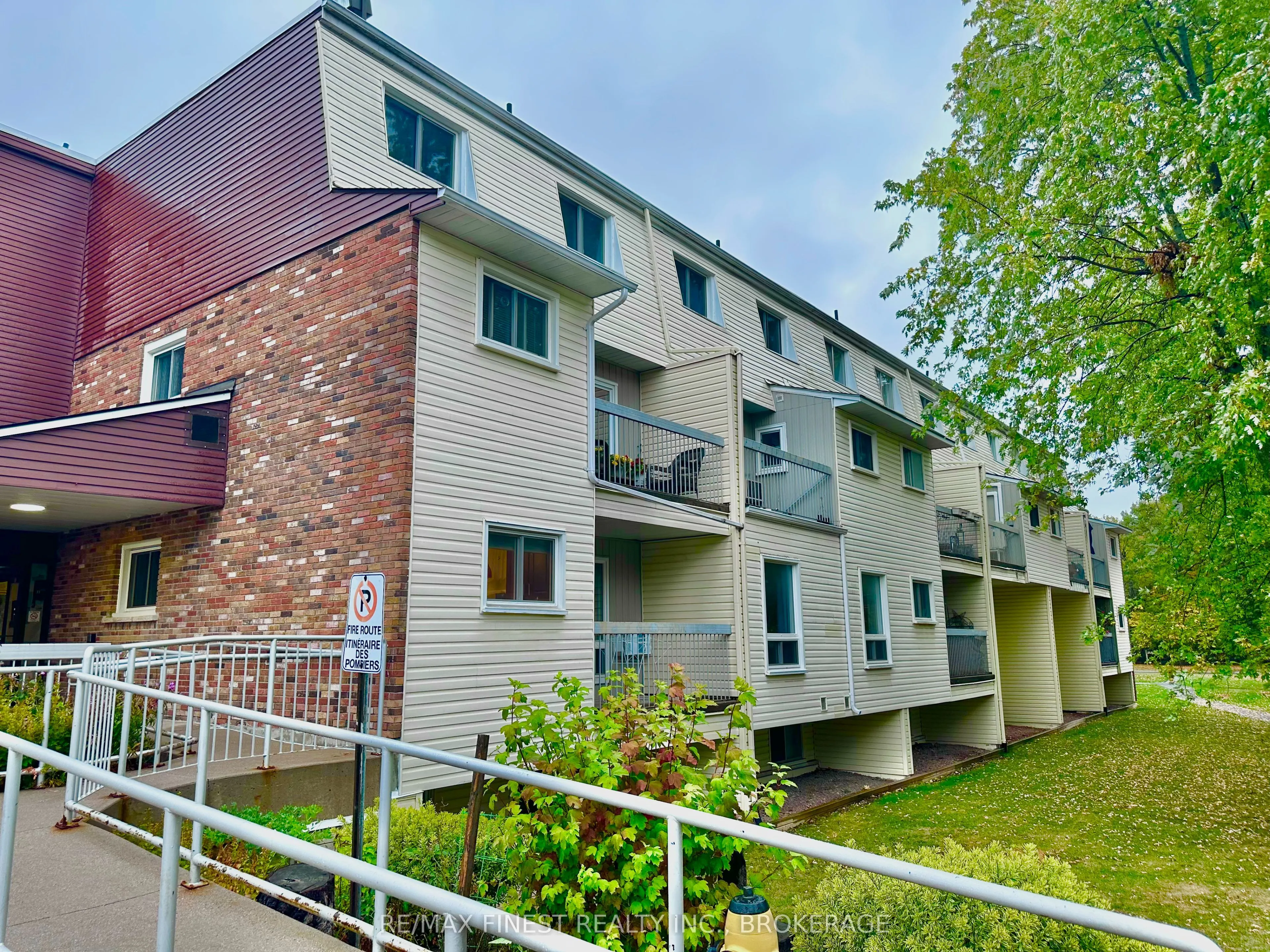 1010 Pembridge Crescent, #107