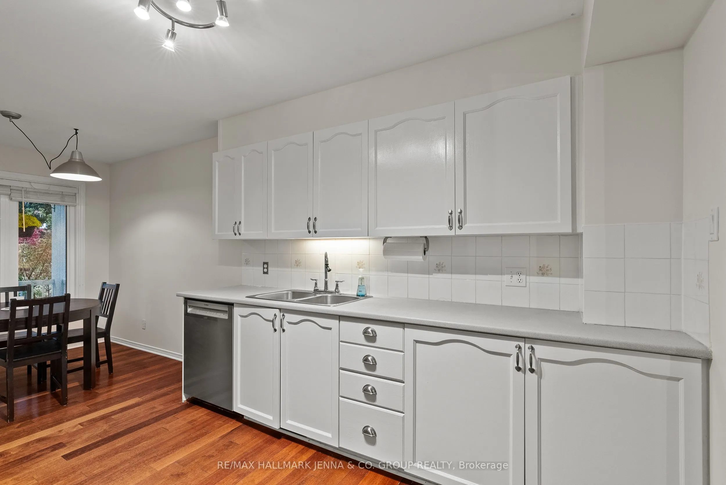 364 Stoneway Drive