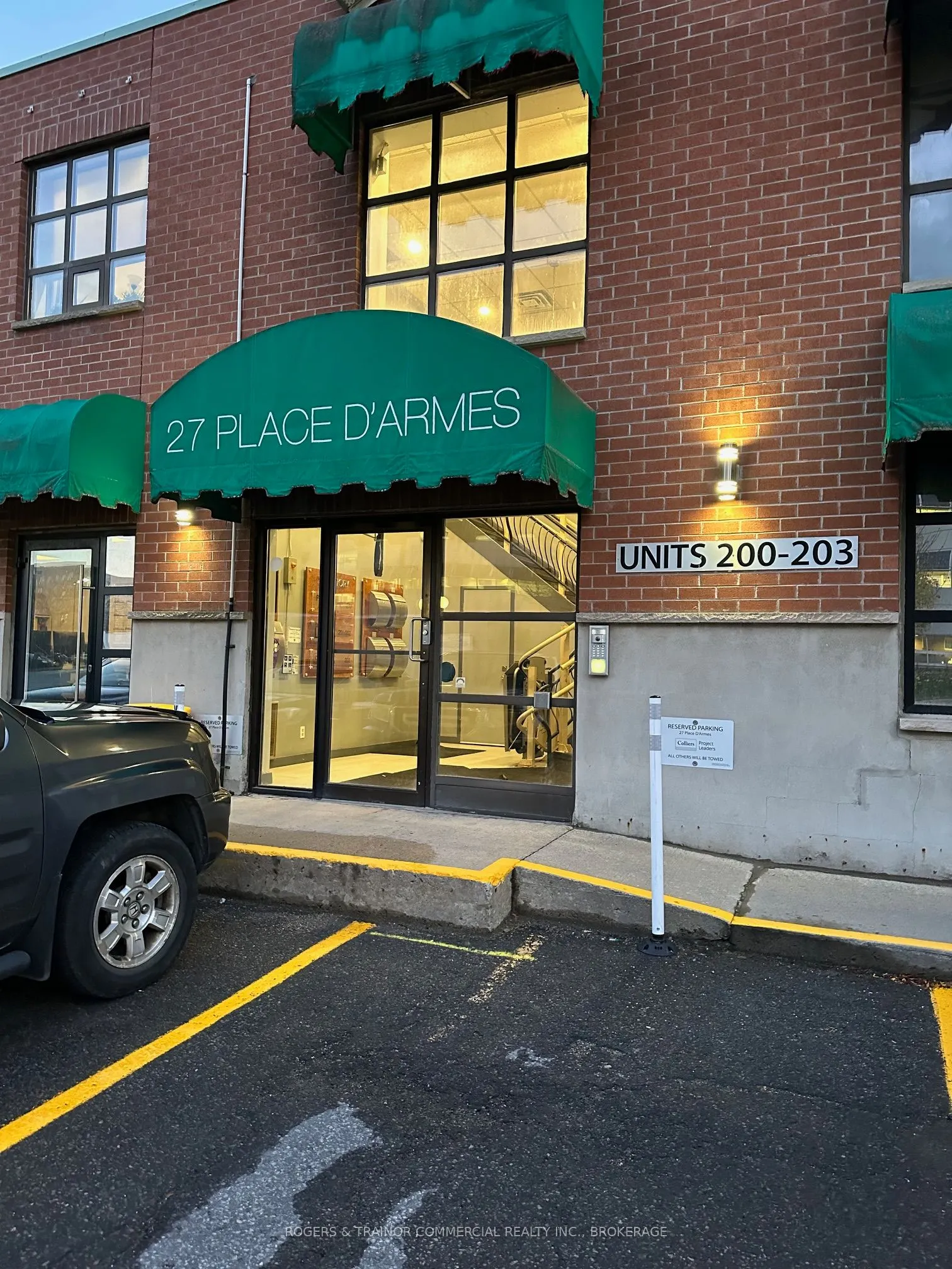 27 Place D'Armes, ##203 & #204