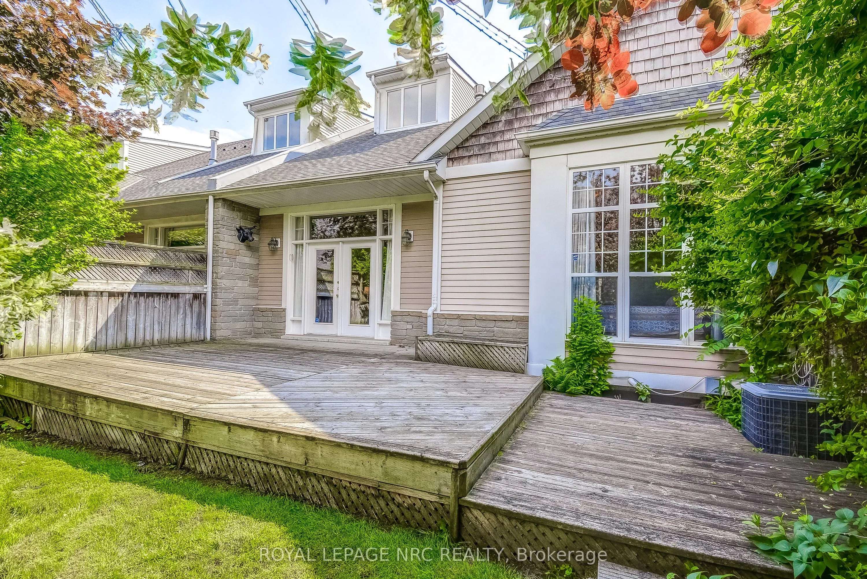 15 SHAWS Lane