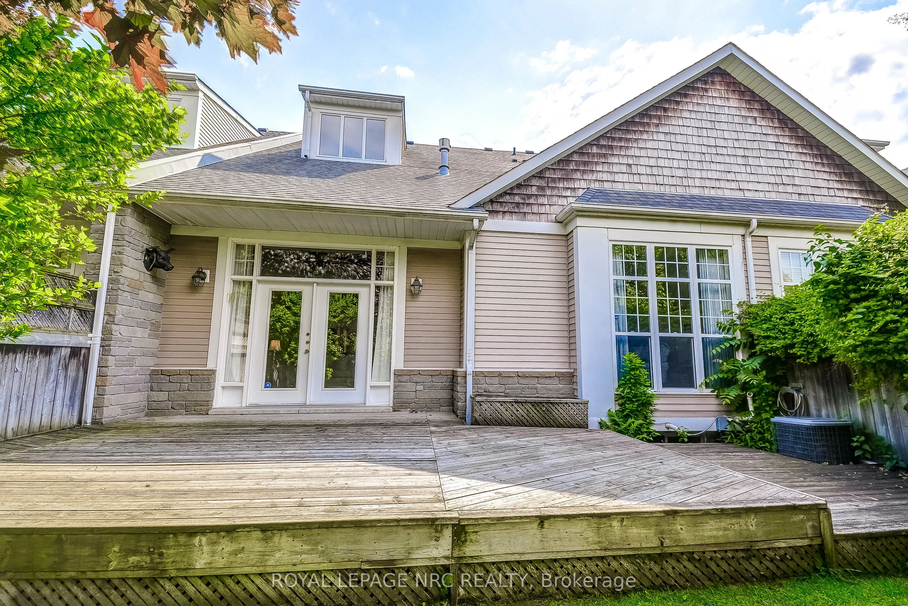 15 SHAWS Lane