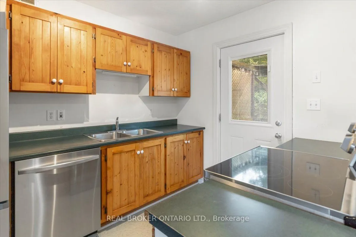 256 Cannifton Road N