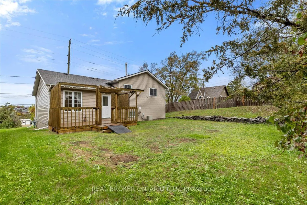 256 Cannifton Road N