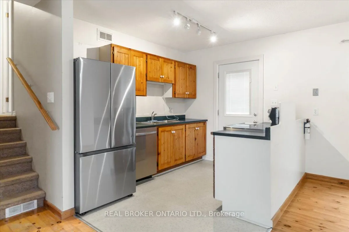 256 Cannifton Road N
