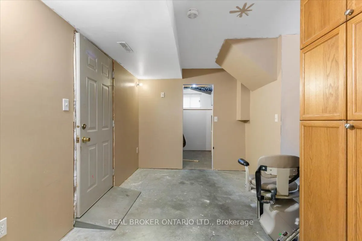 256 Cannifton Road N