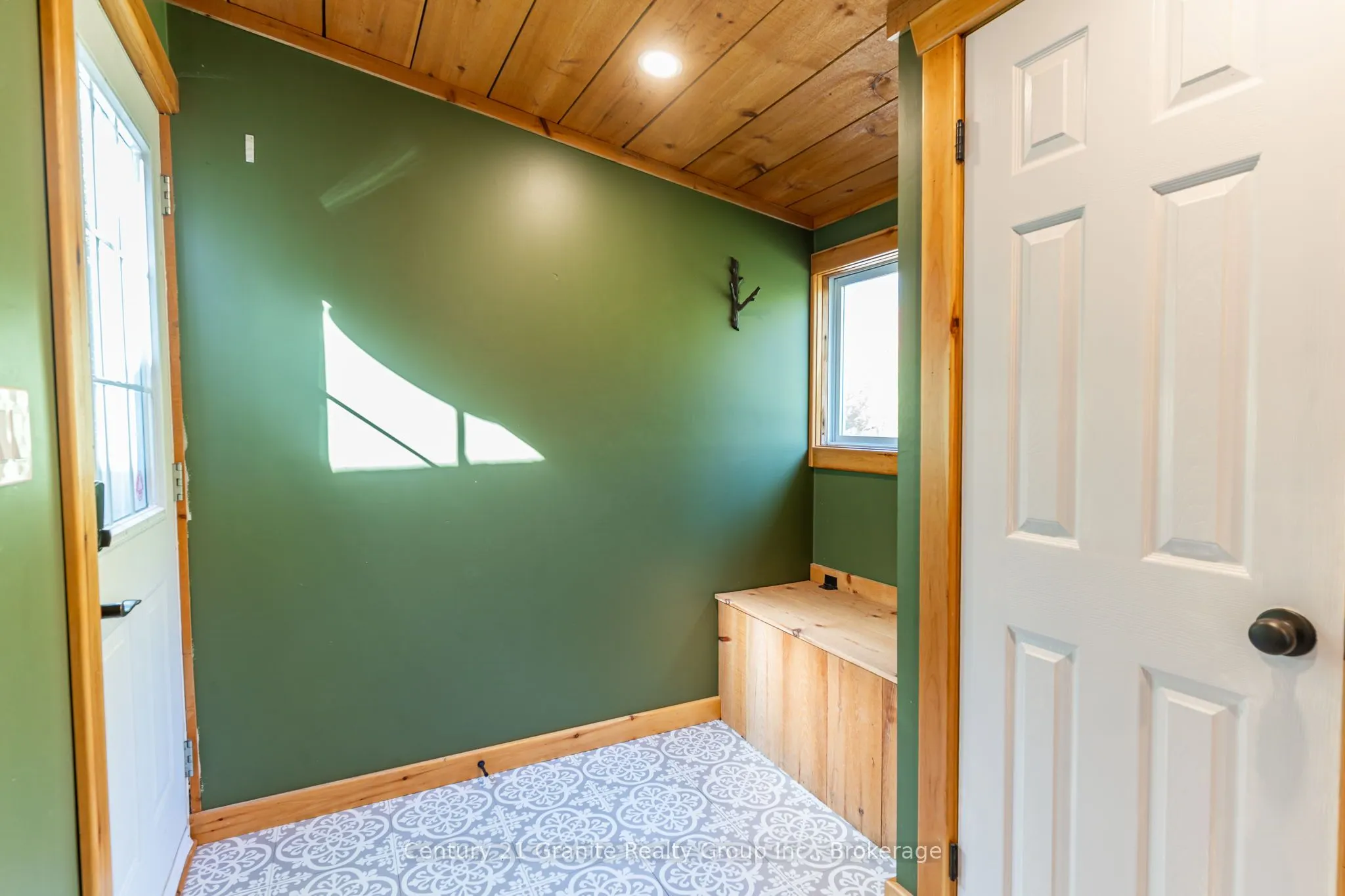 1297 Hamilton Road