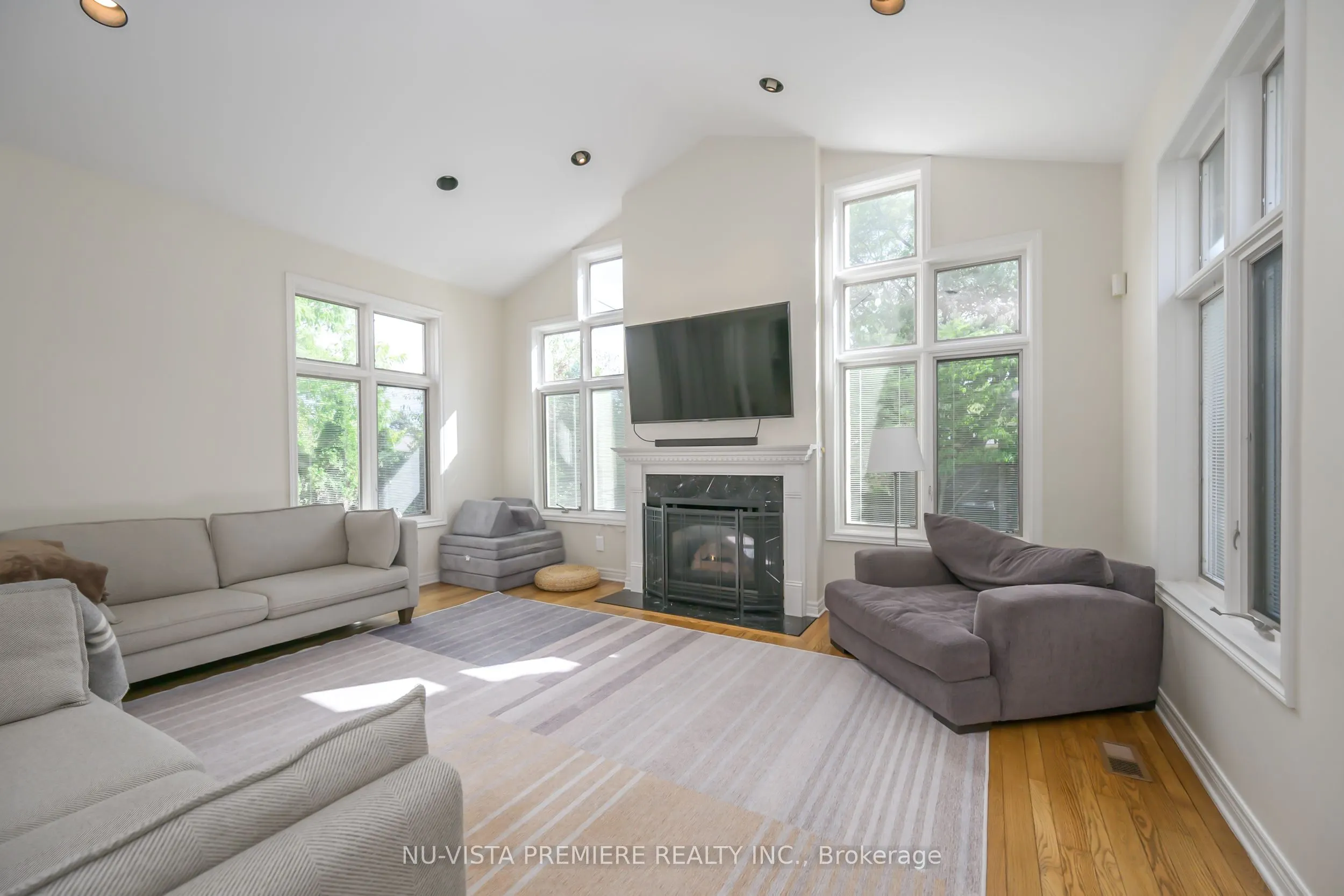 237 Castlegrove Boulevard