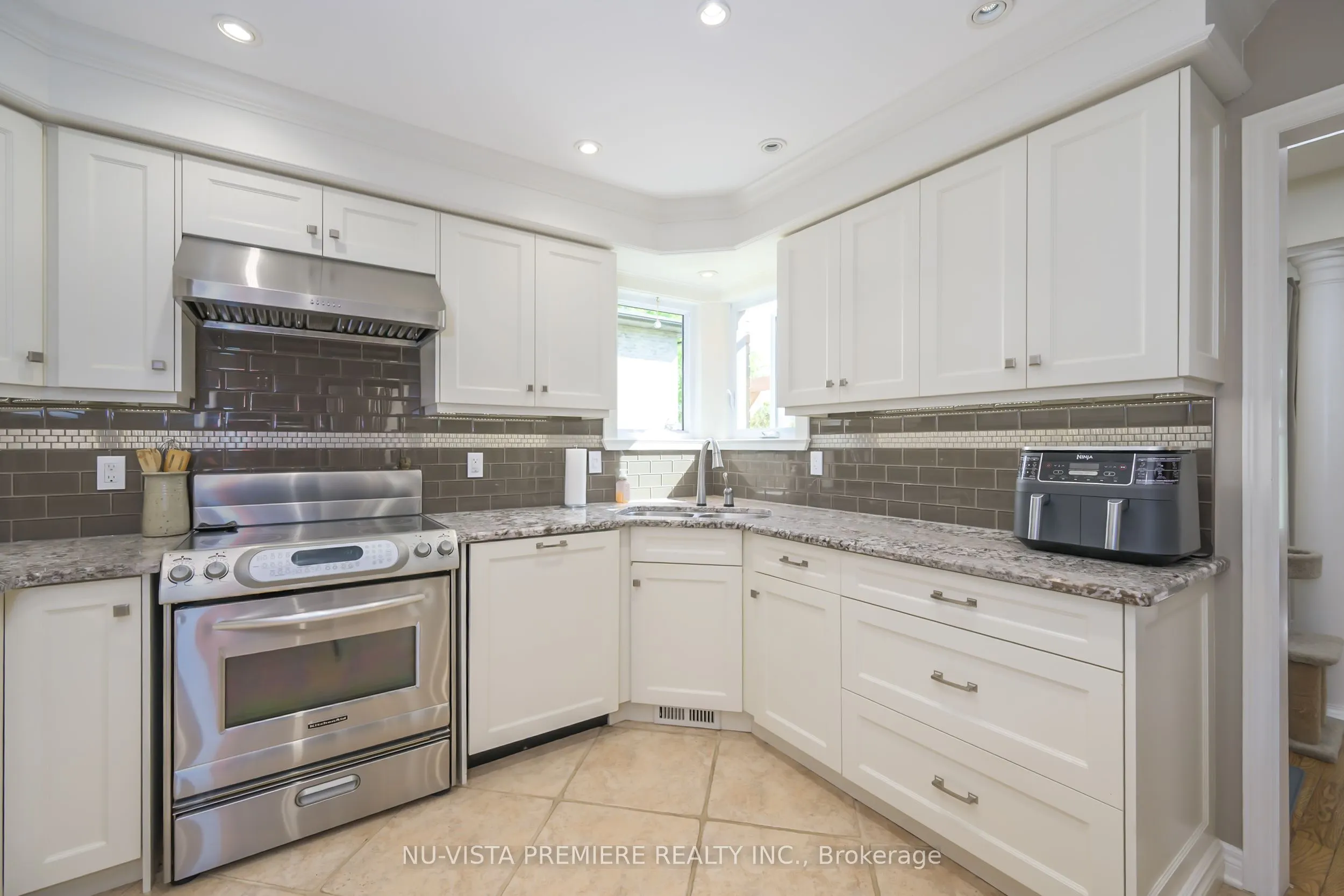 237 Castlegrove Boulevard