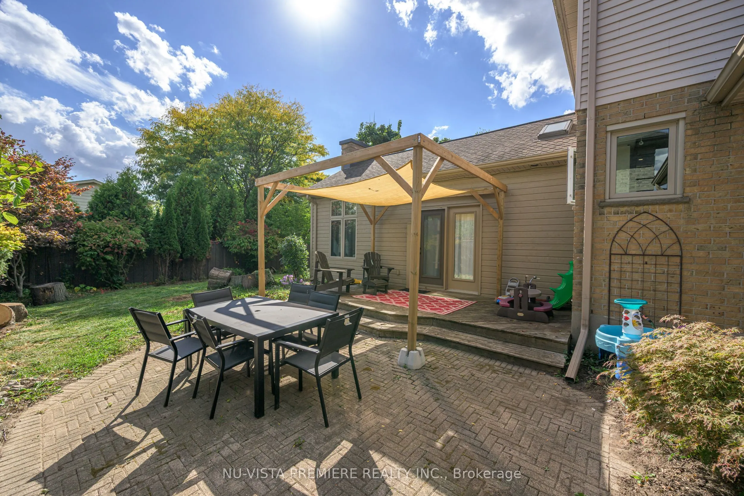 237 Castlegrove Boulevard