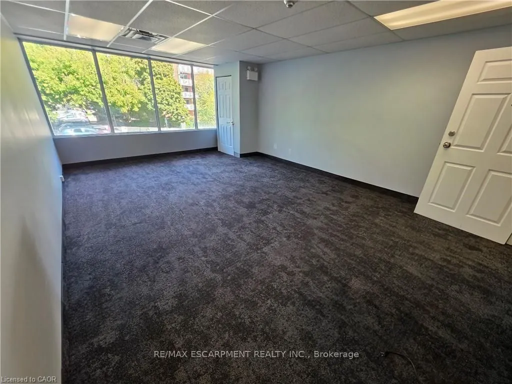 17 King Street E, #206
