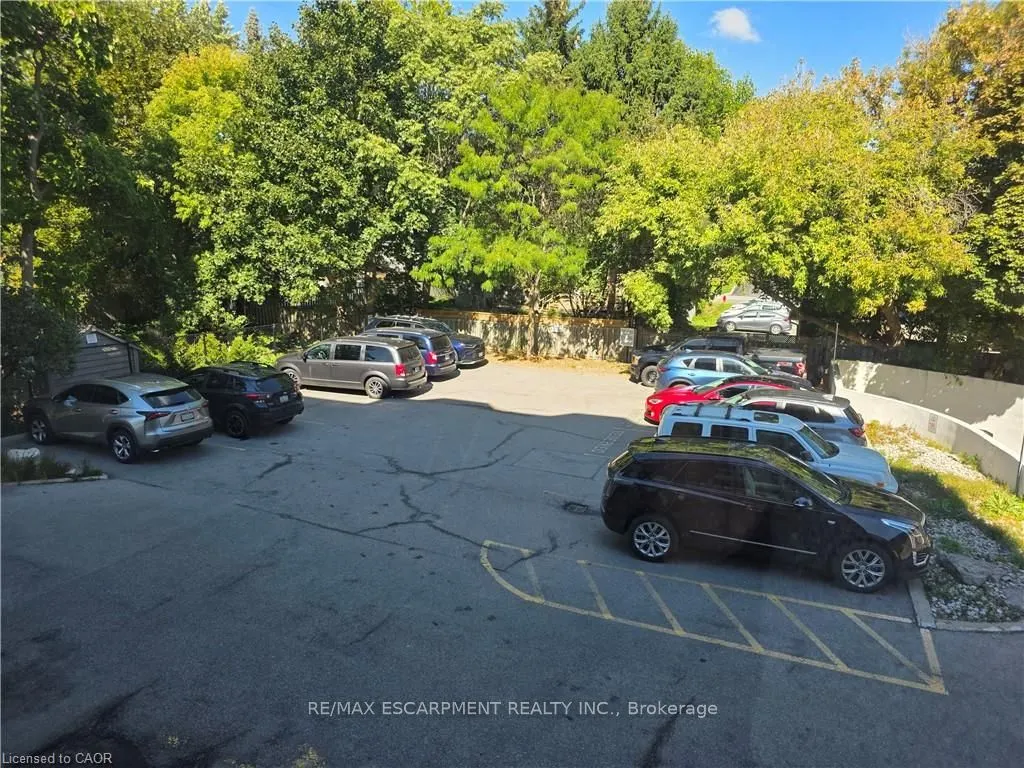 17 King Street E, #206