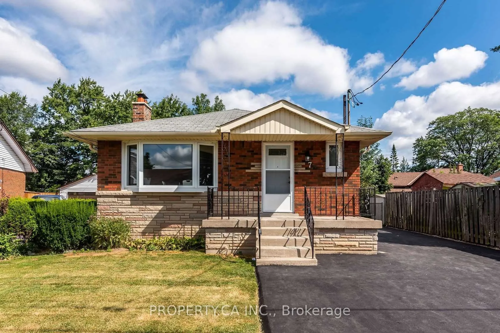 7 Bolan Court, #Main