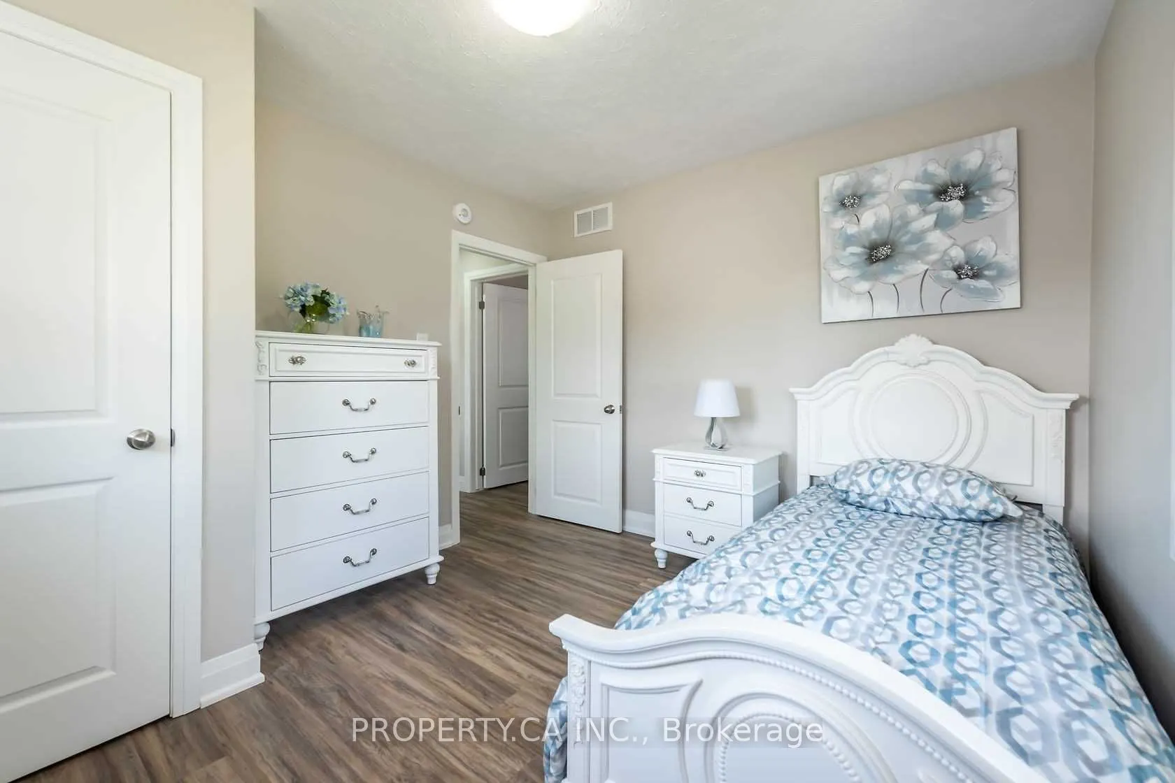 7 Bolan Court, #Main