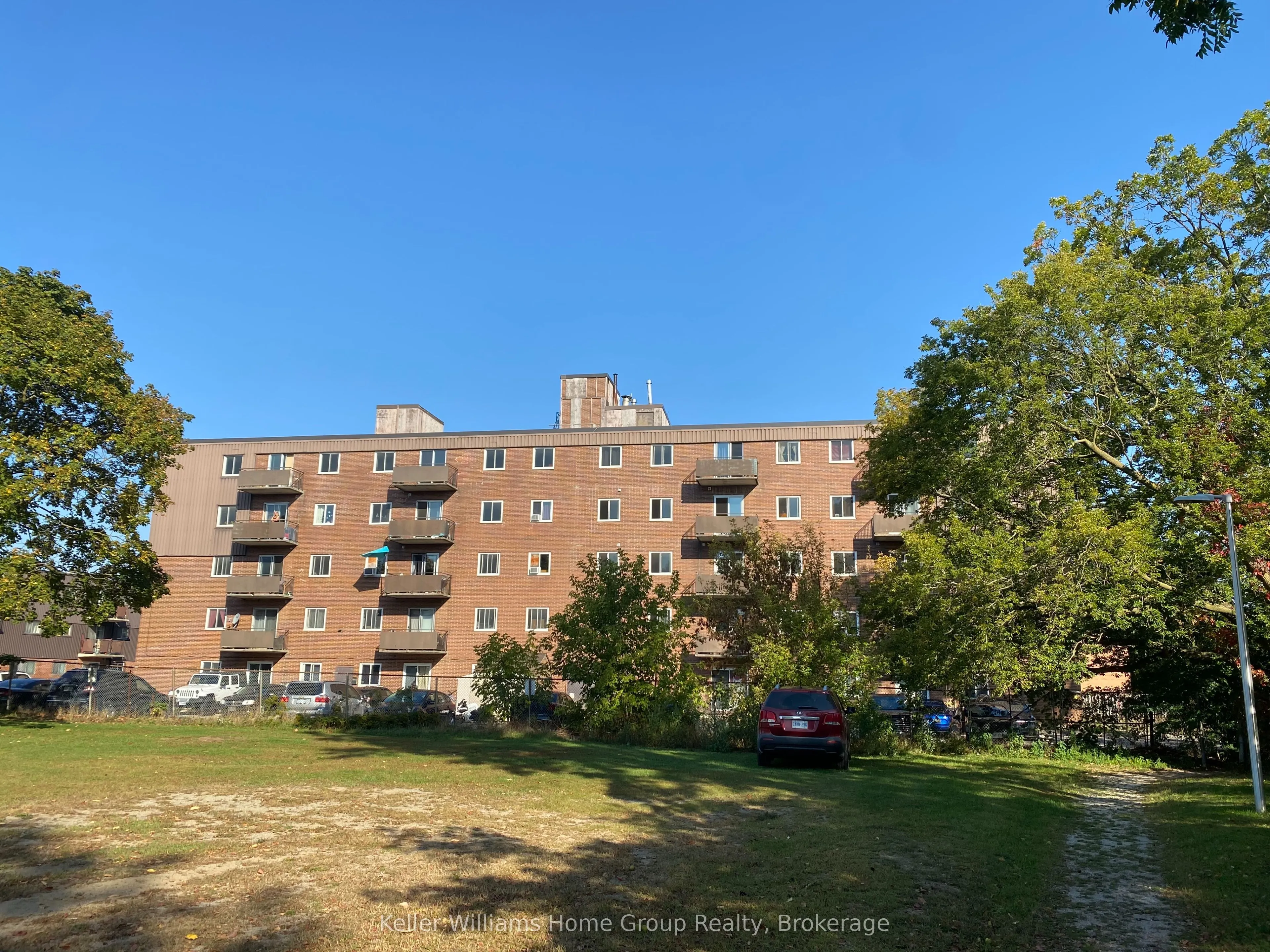 183 Lisgar Avenue, #508