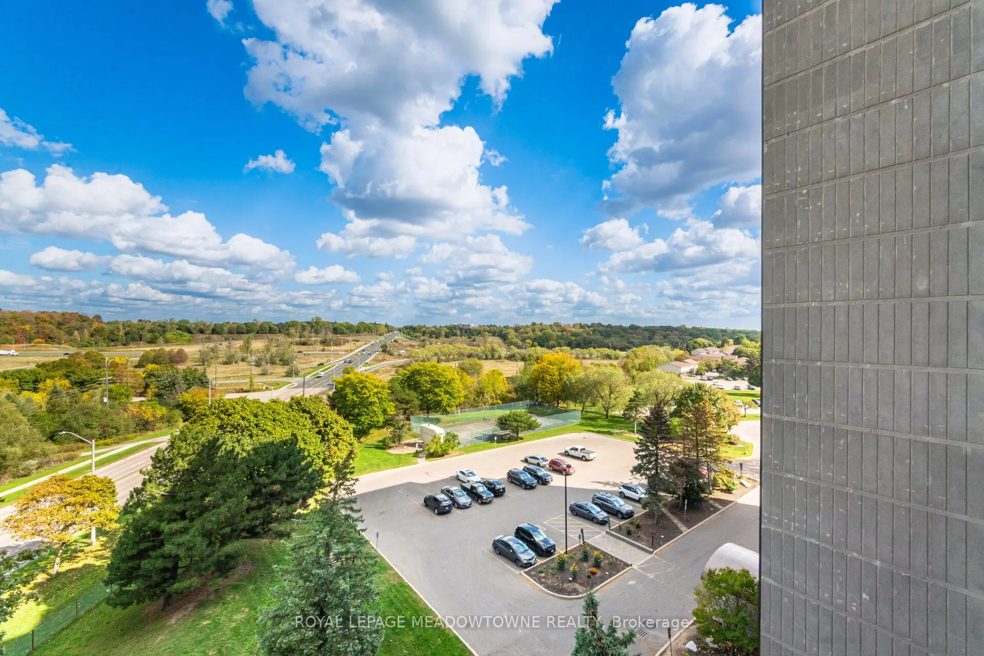 225 Harvard Place, #804