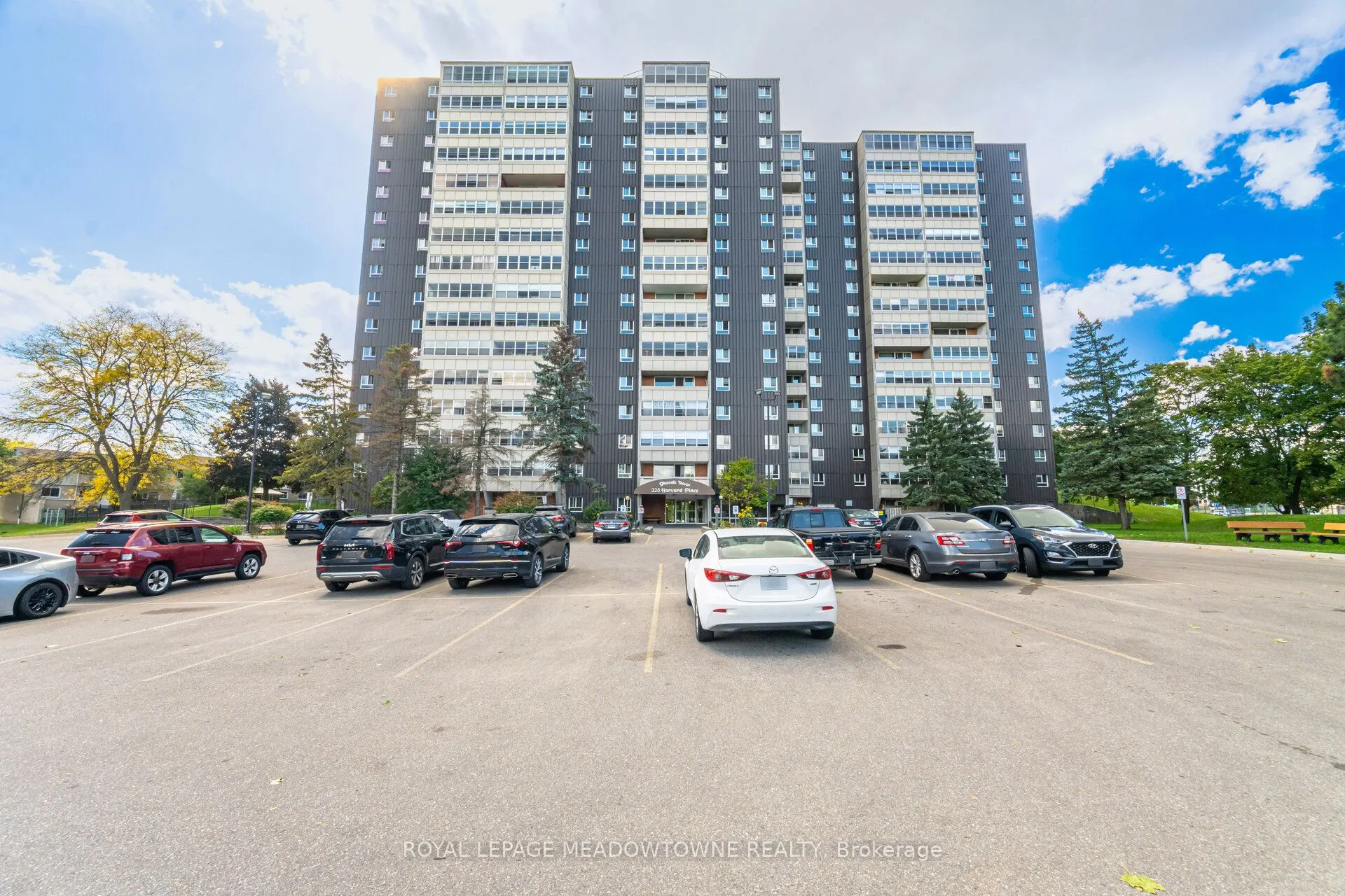 225 Harvard Place, #804