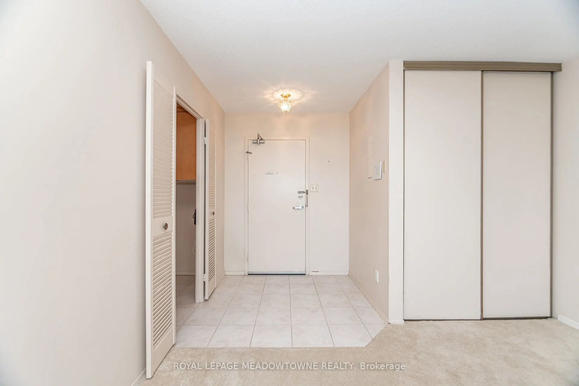 225 Harvard Place, #804