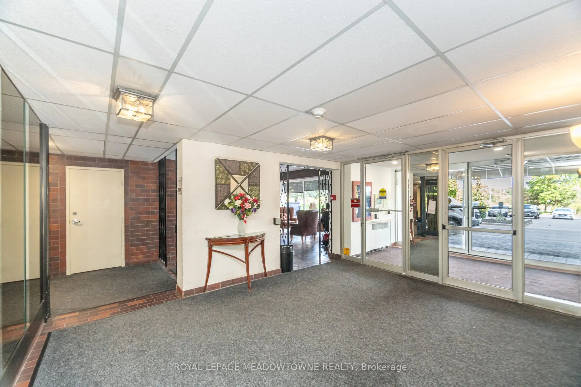 225 Harvard Place, #804