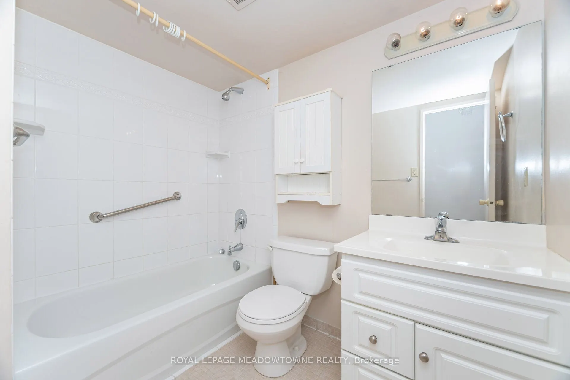 225 Harvard Place, #804