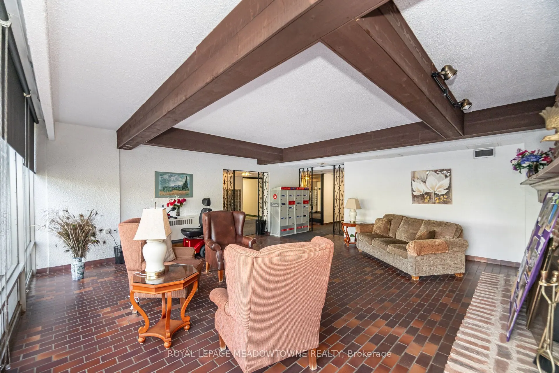 225 Harvard Place, #804