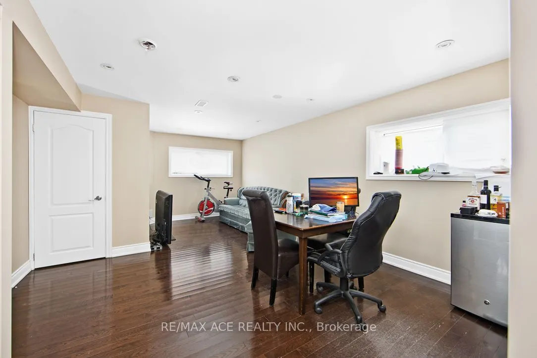 205 Emerson Street, #Main