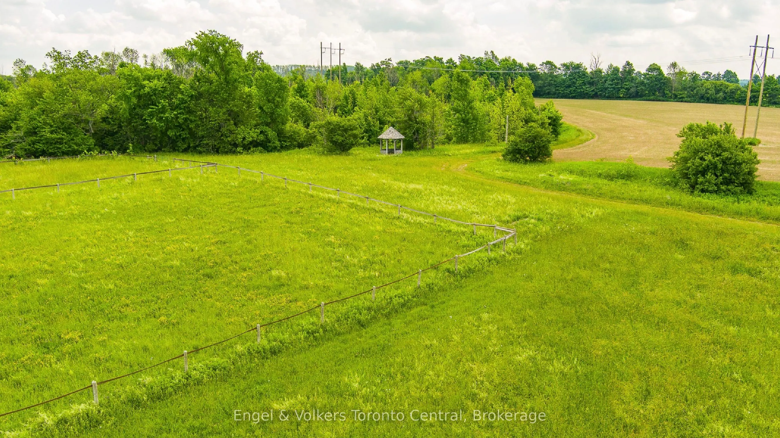 496083 Grey Road 2 Road