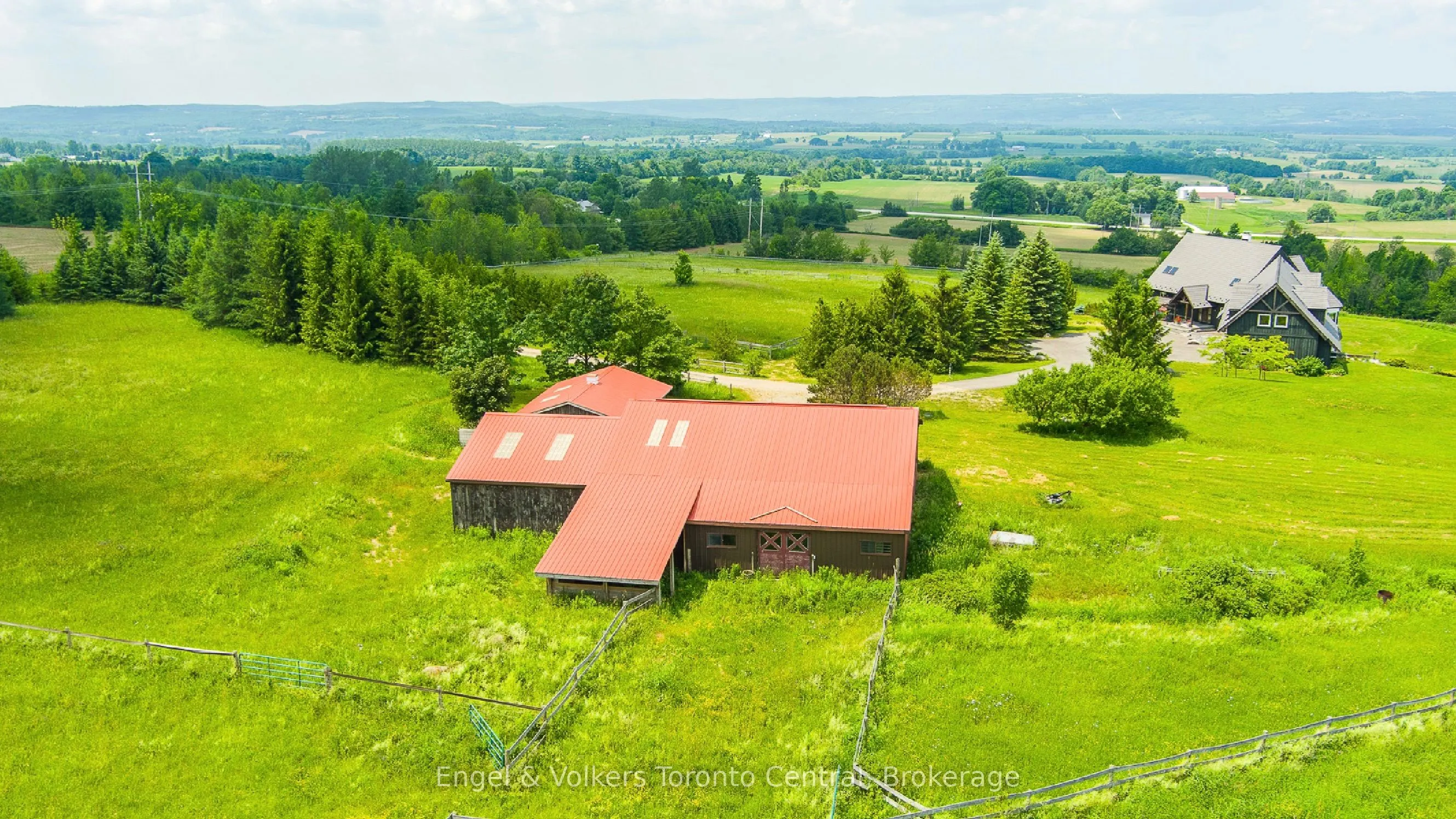 496083 Grey Road 2 Road
