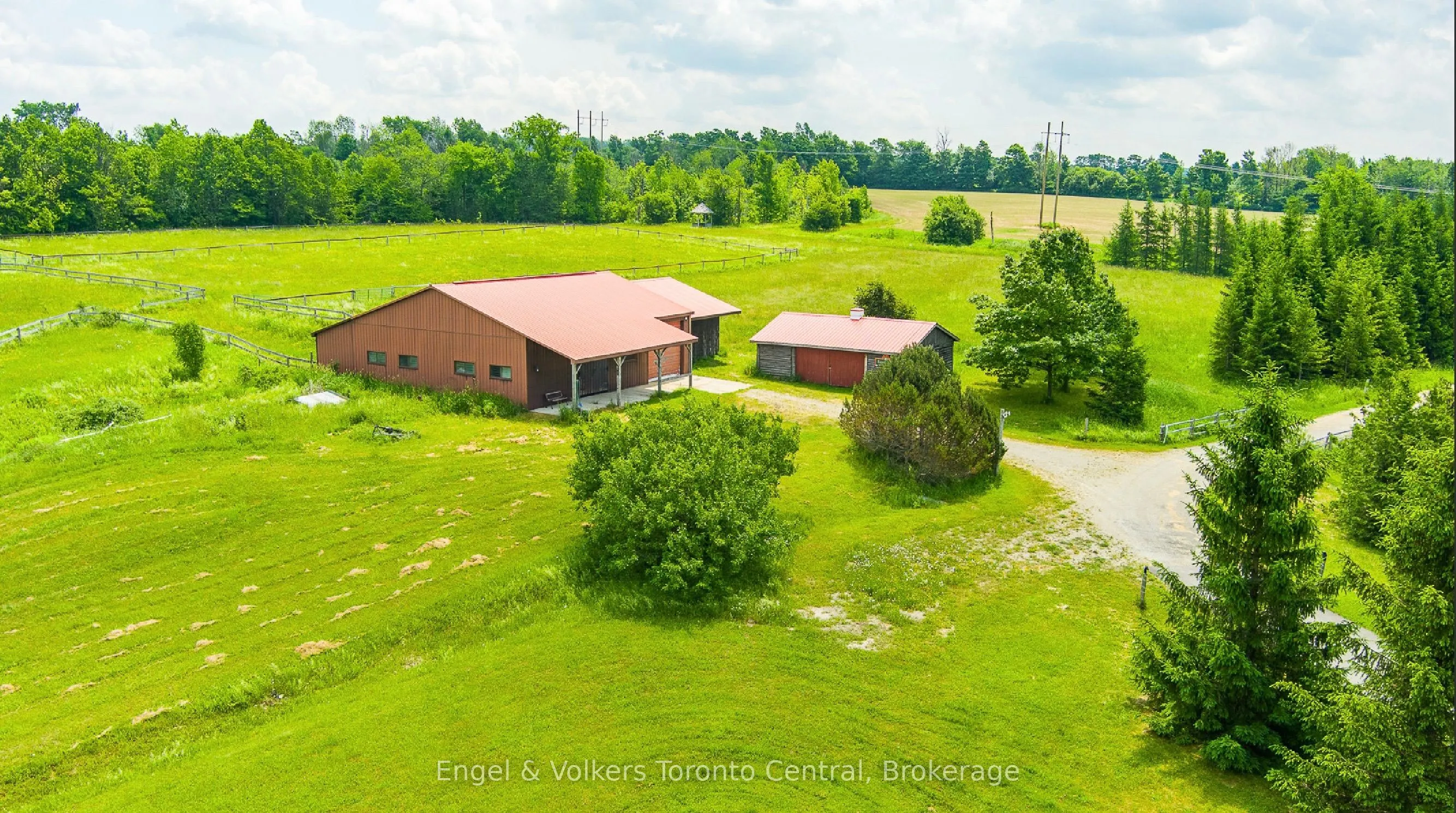 496083 Grey Road 2 Road