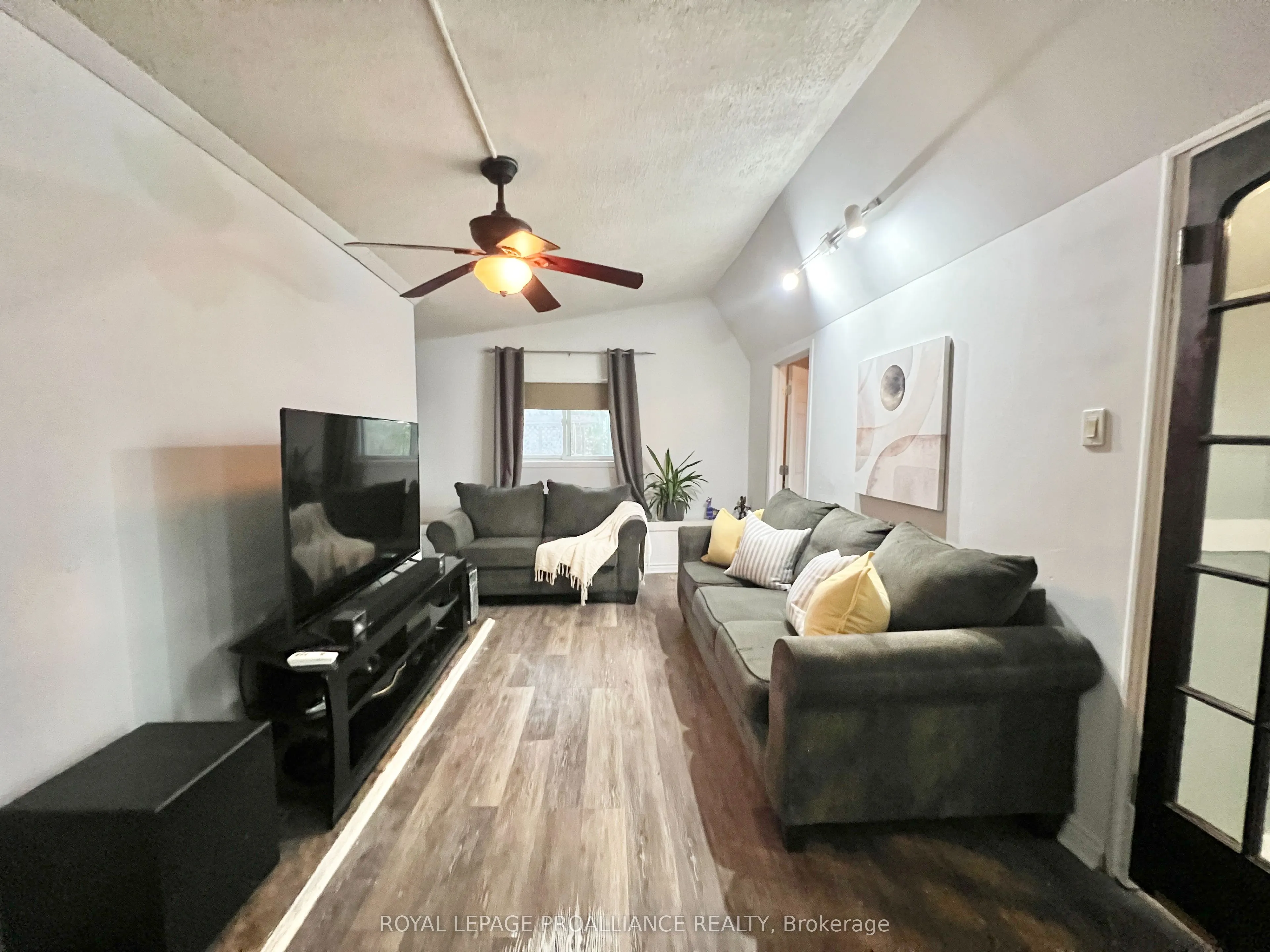 2112 Hamilton Road