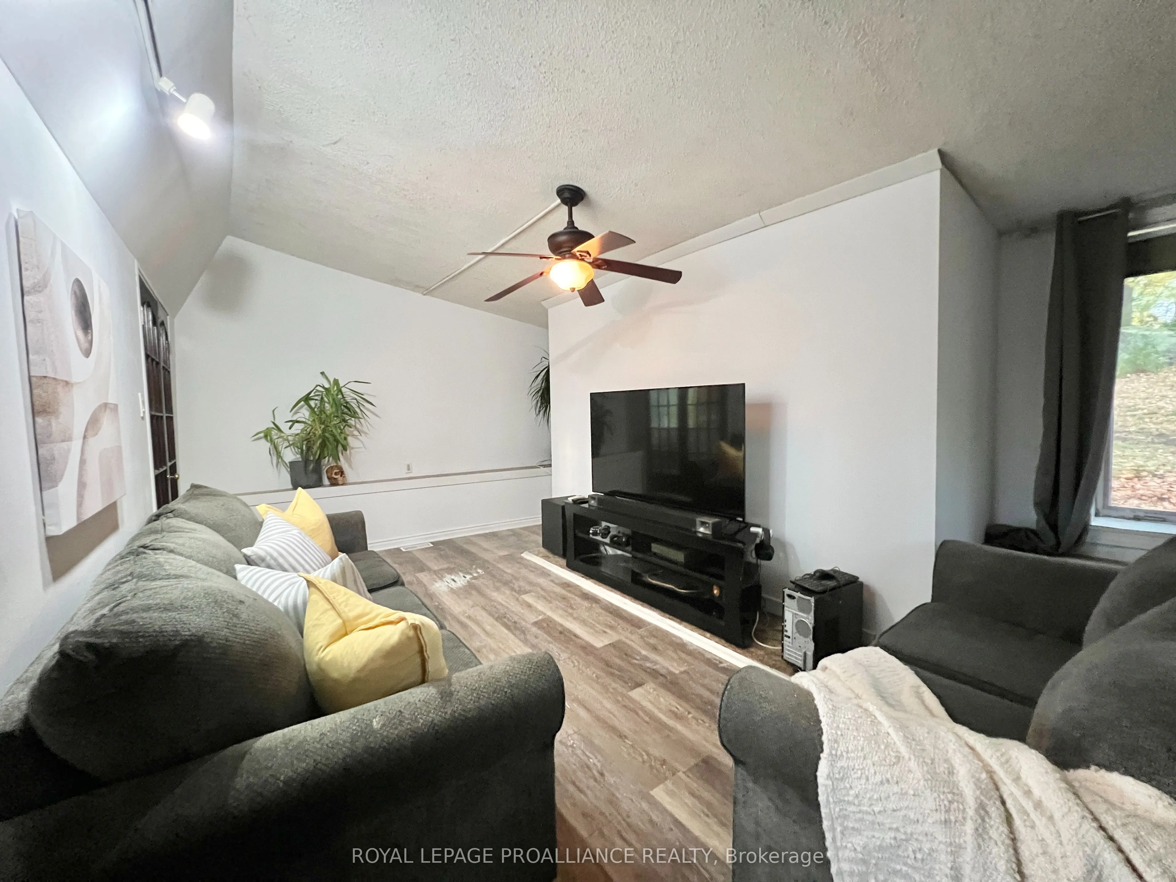 2112 Hamilton Road