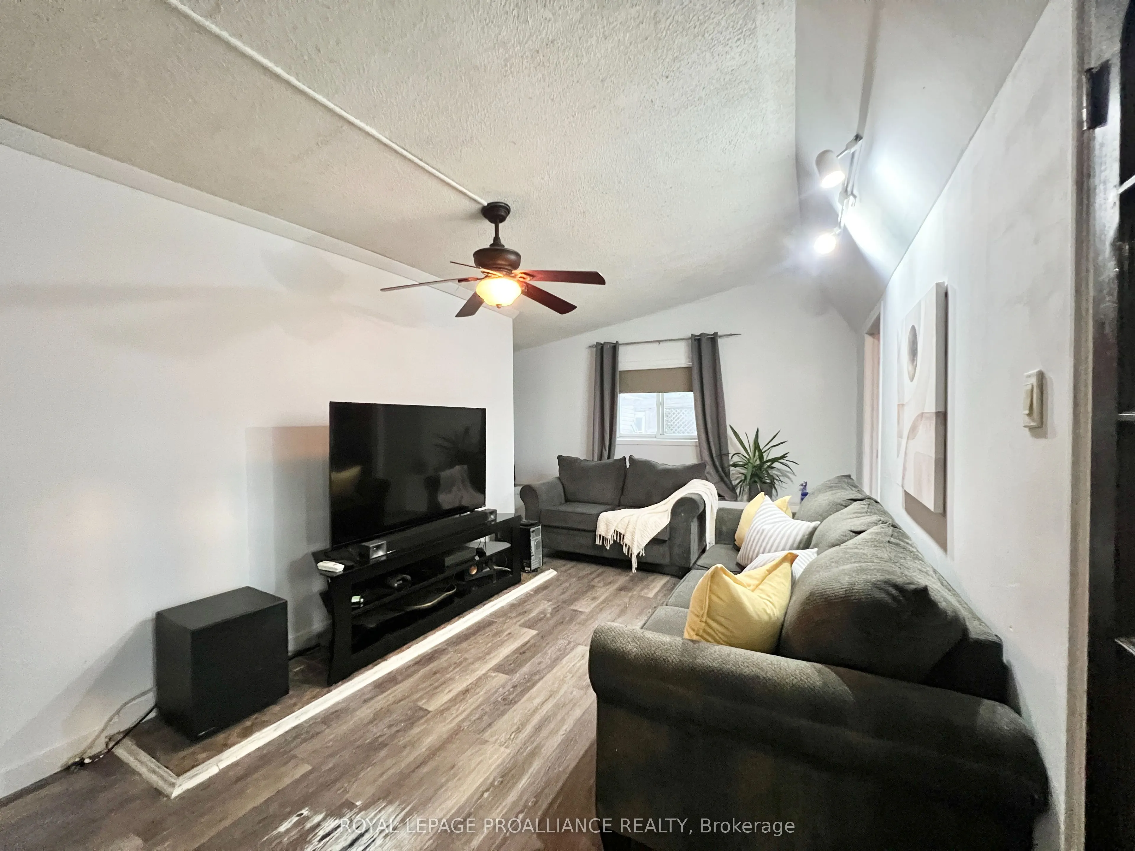 2112 Hamilton Road