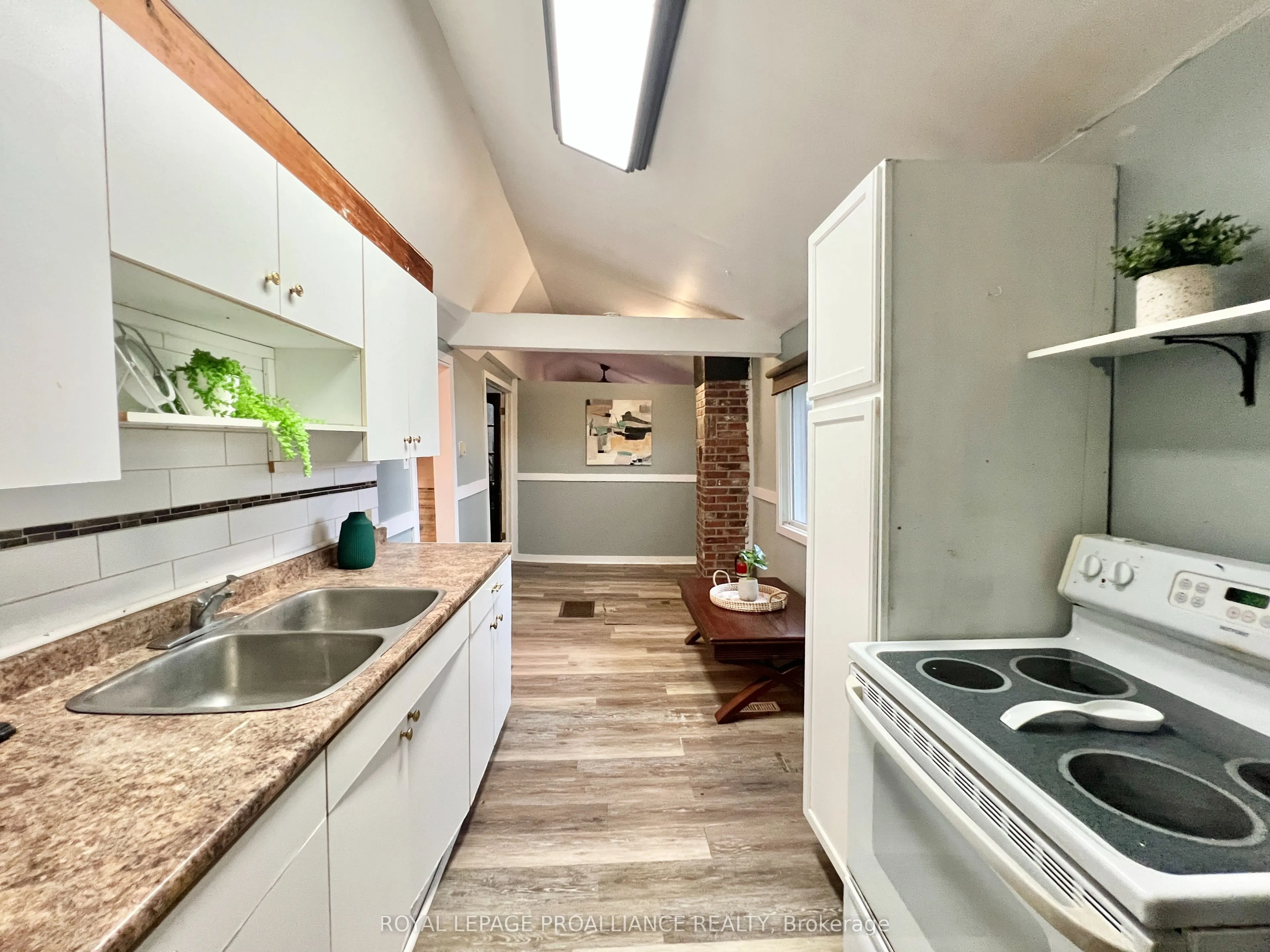 2112 Hamilton Road