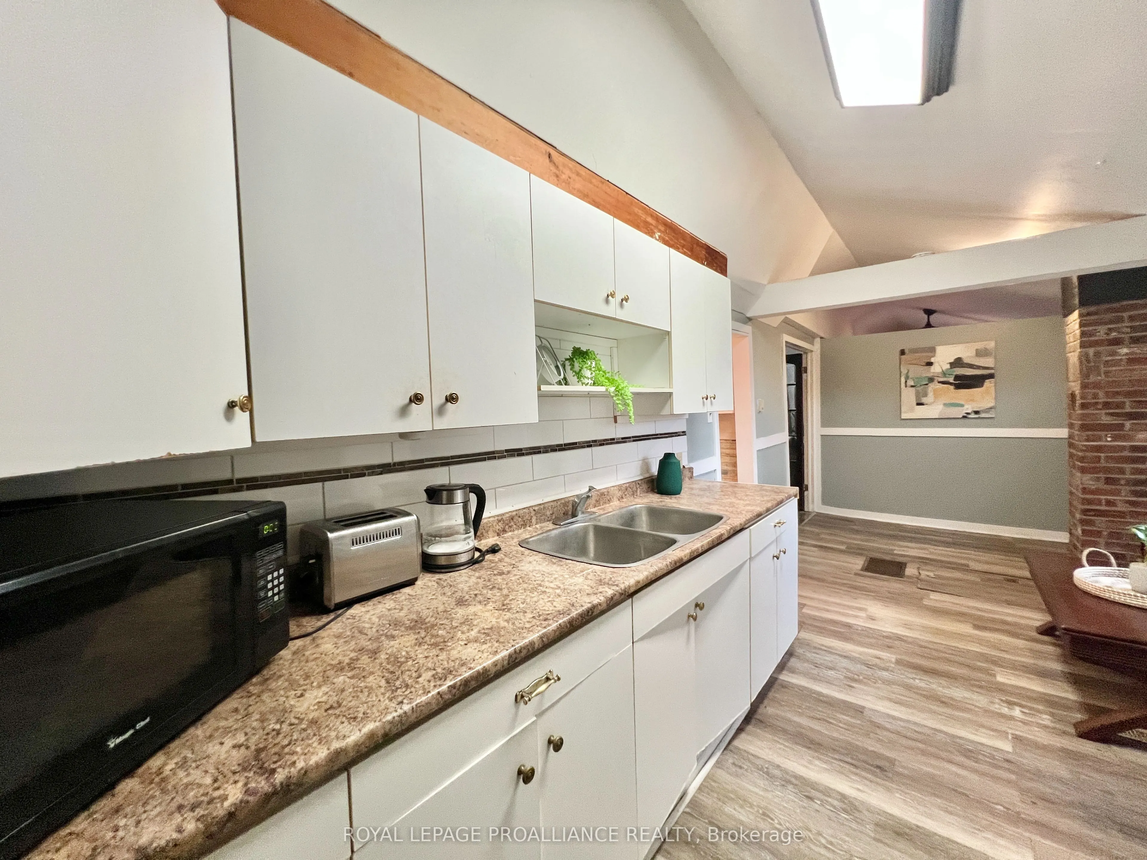 2112 Hamilton Road