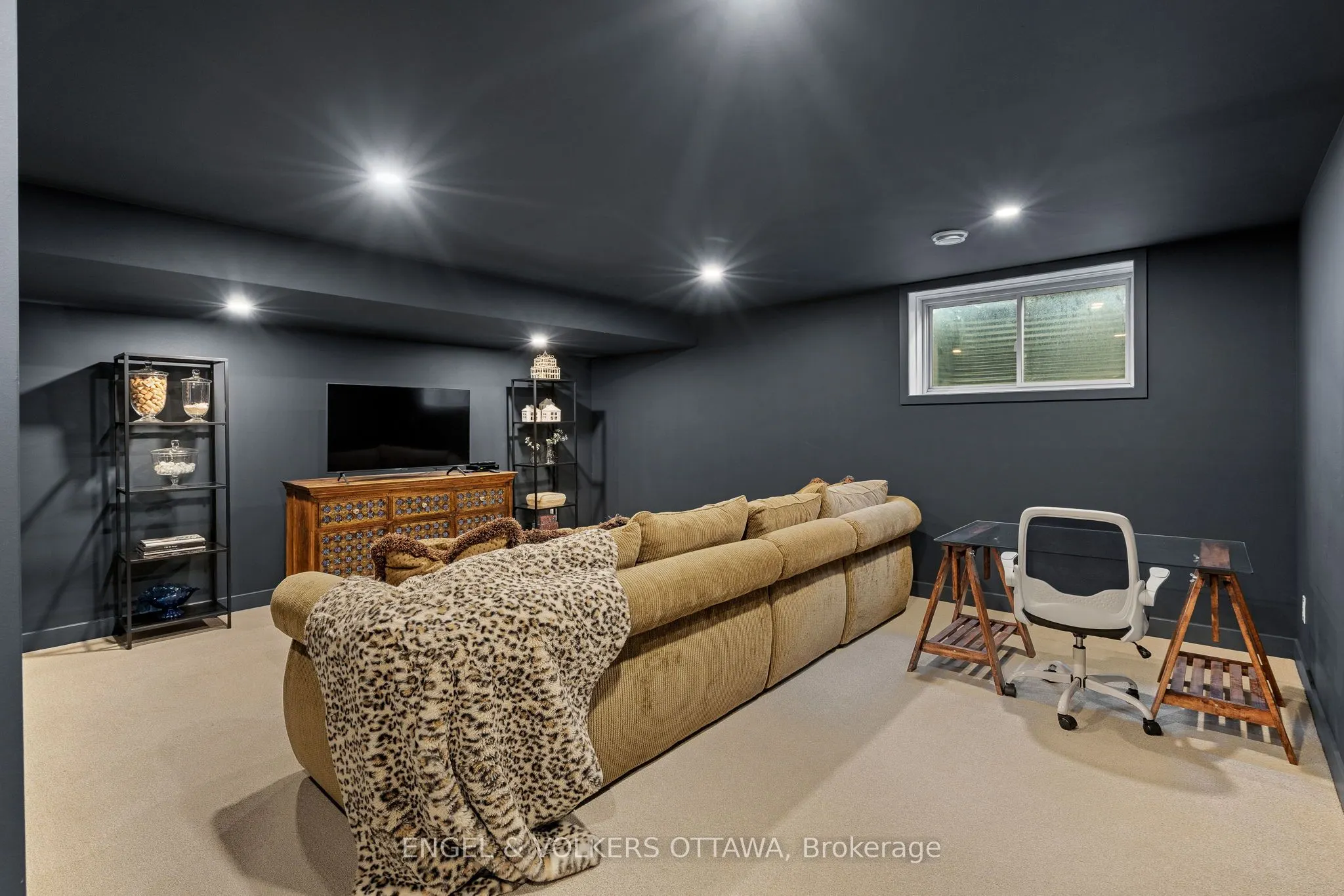 196 Hawkeswood Drive