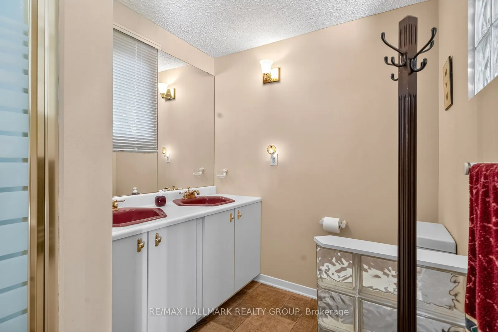1816 Applegrove Court