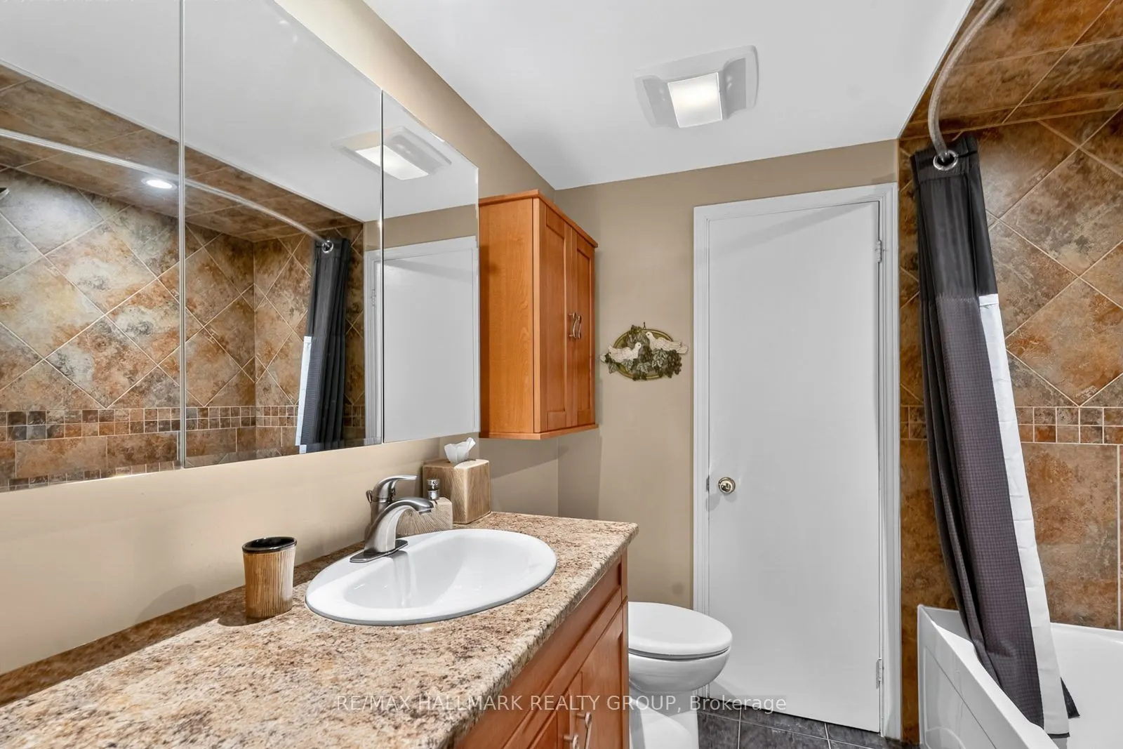 1816 Applegrove Court