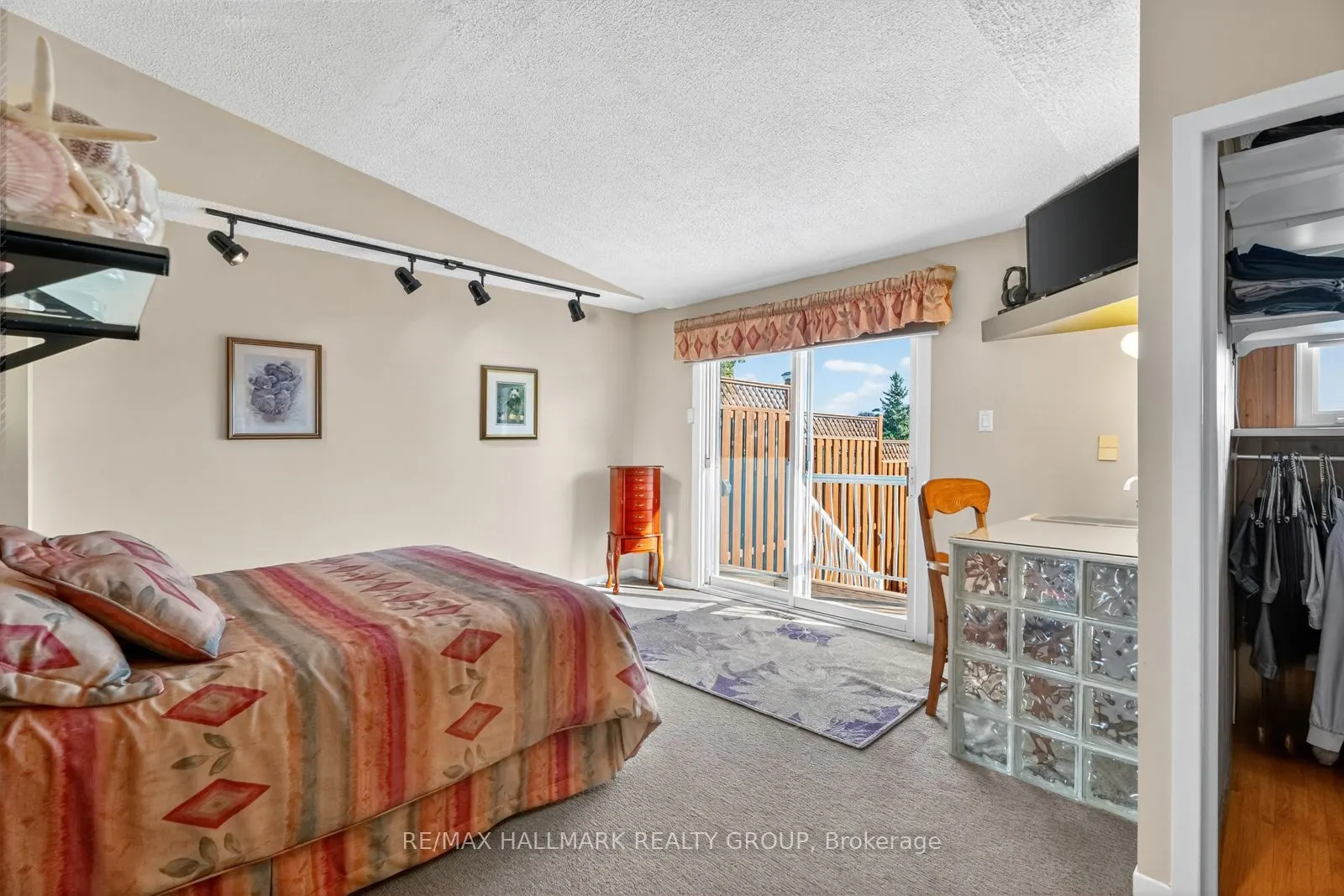 1816 Applegrove Court