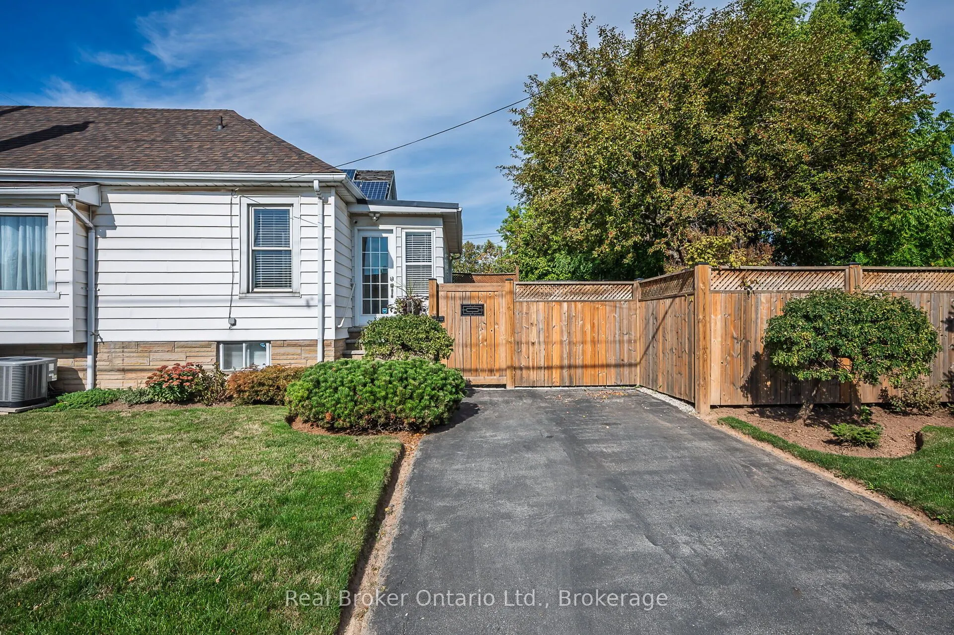62 Wexford Avenue N