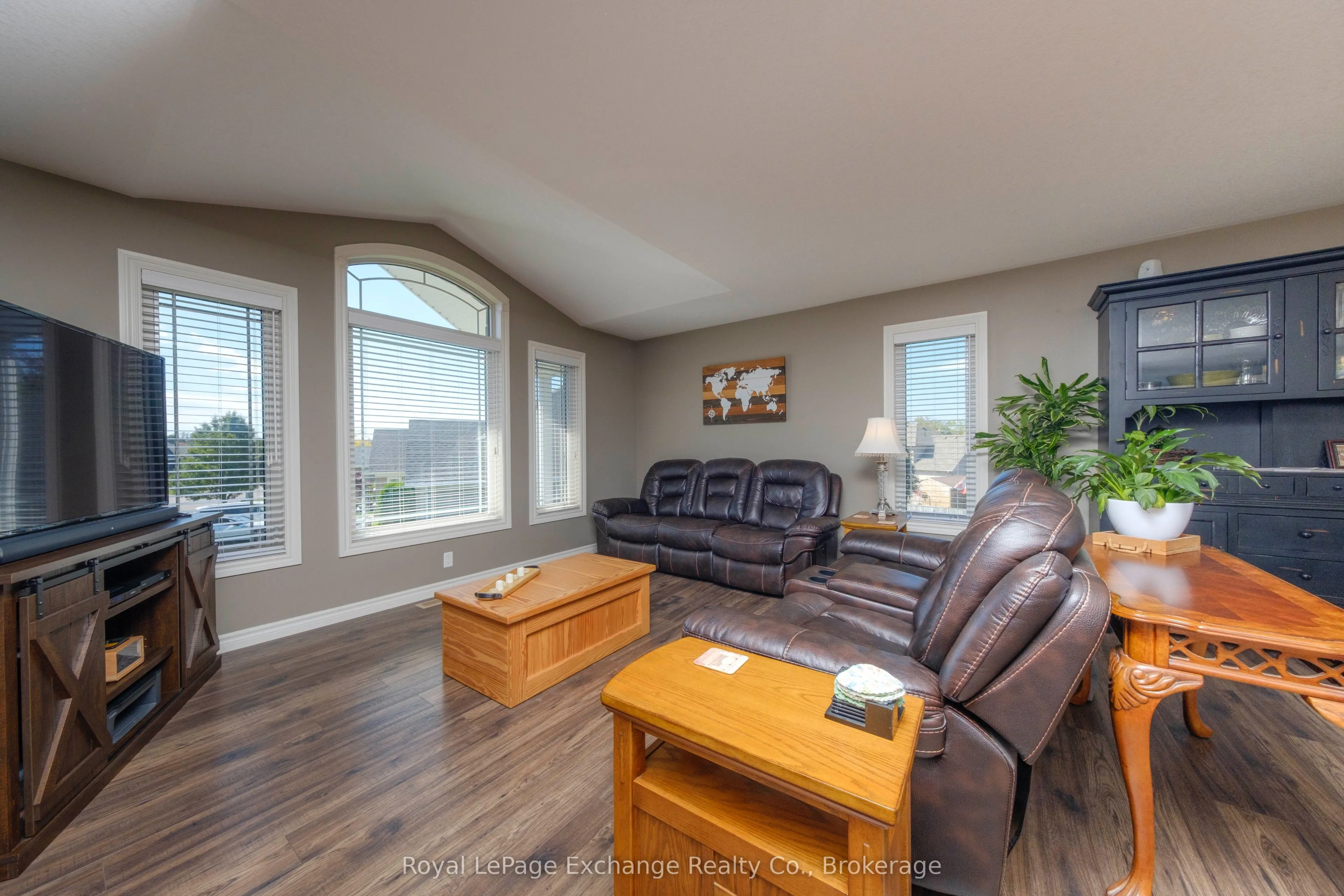 54 Lakefield Drive