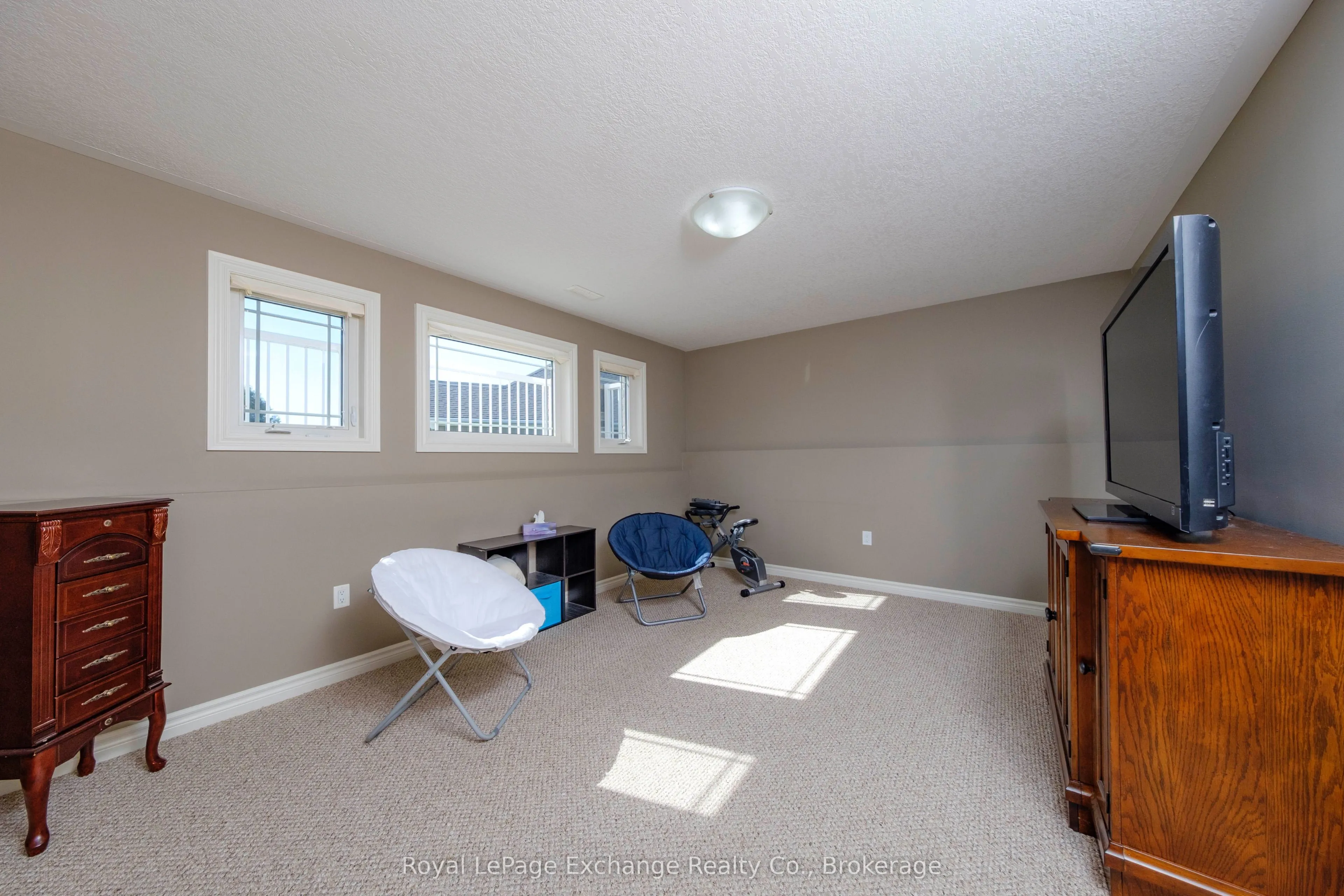 54 Lakefield Drive