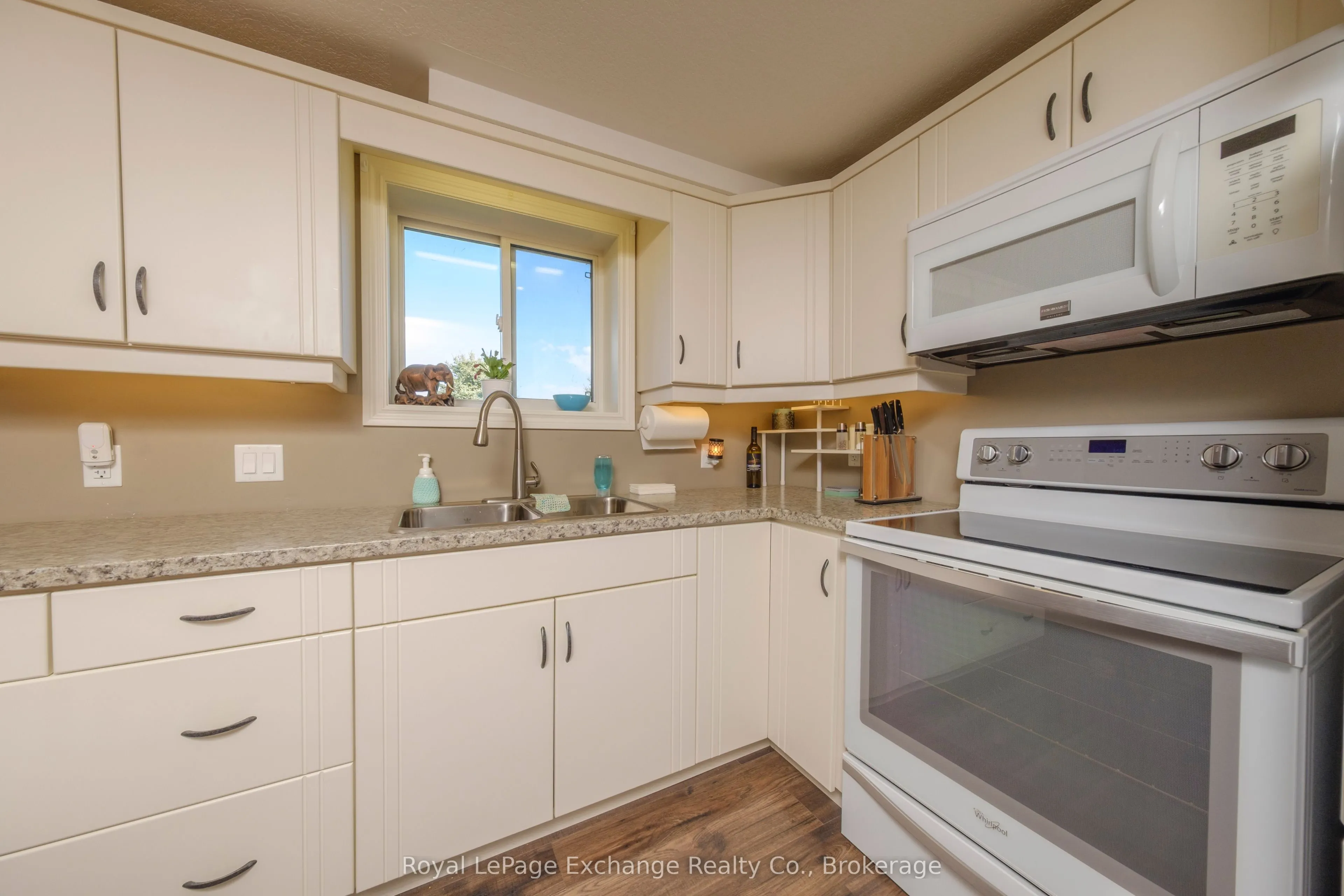 54 Lakefield Drive