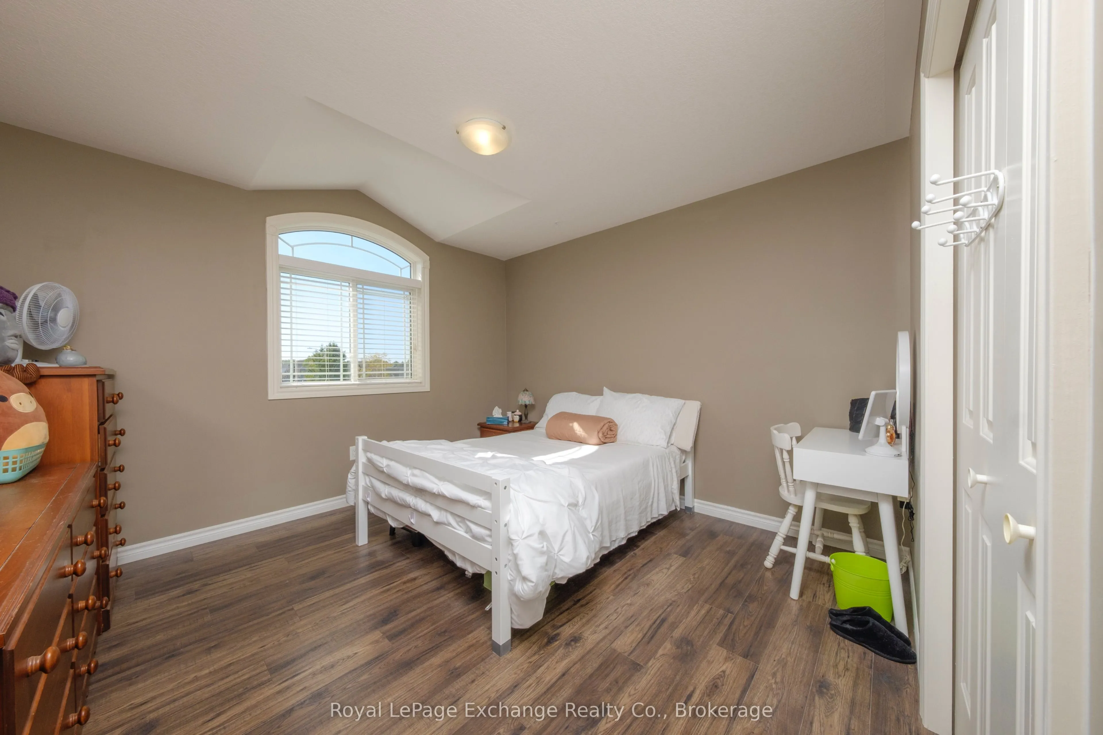 54 Lakefield Drive