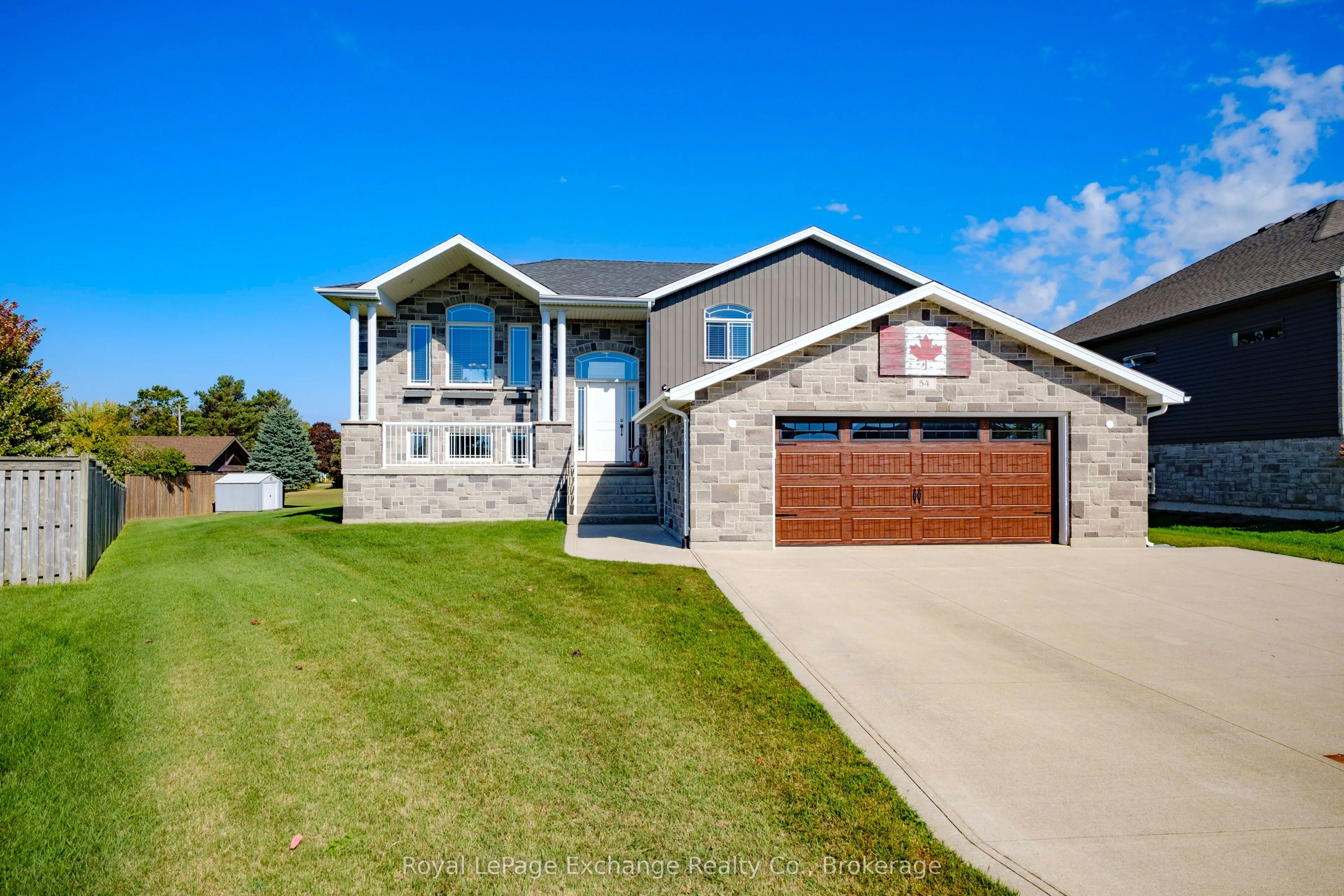 54 Lakefield Drive