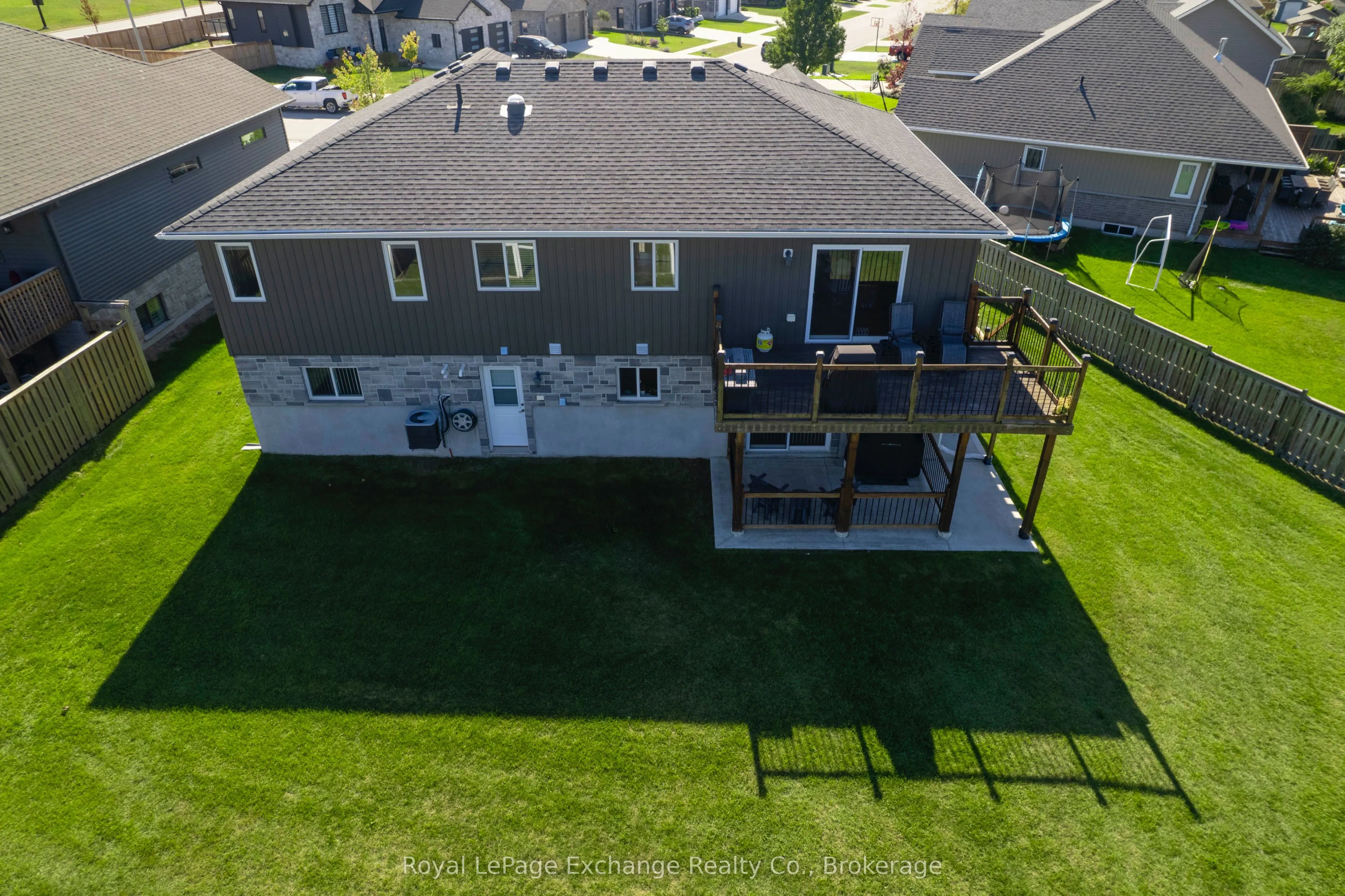 54 Lakefield Drive
